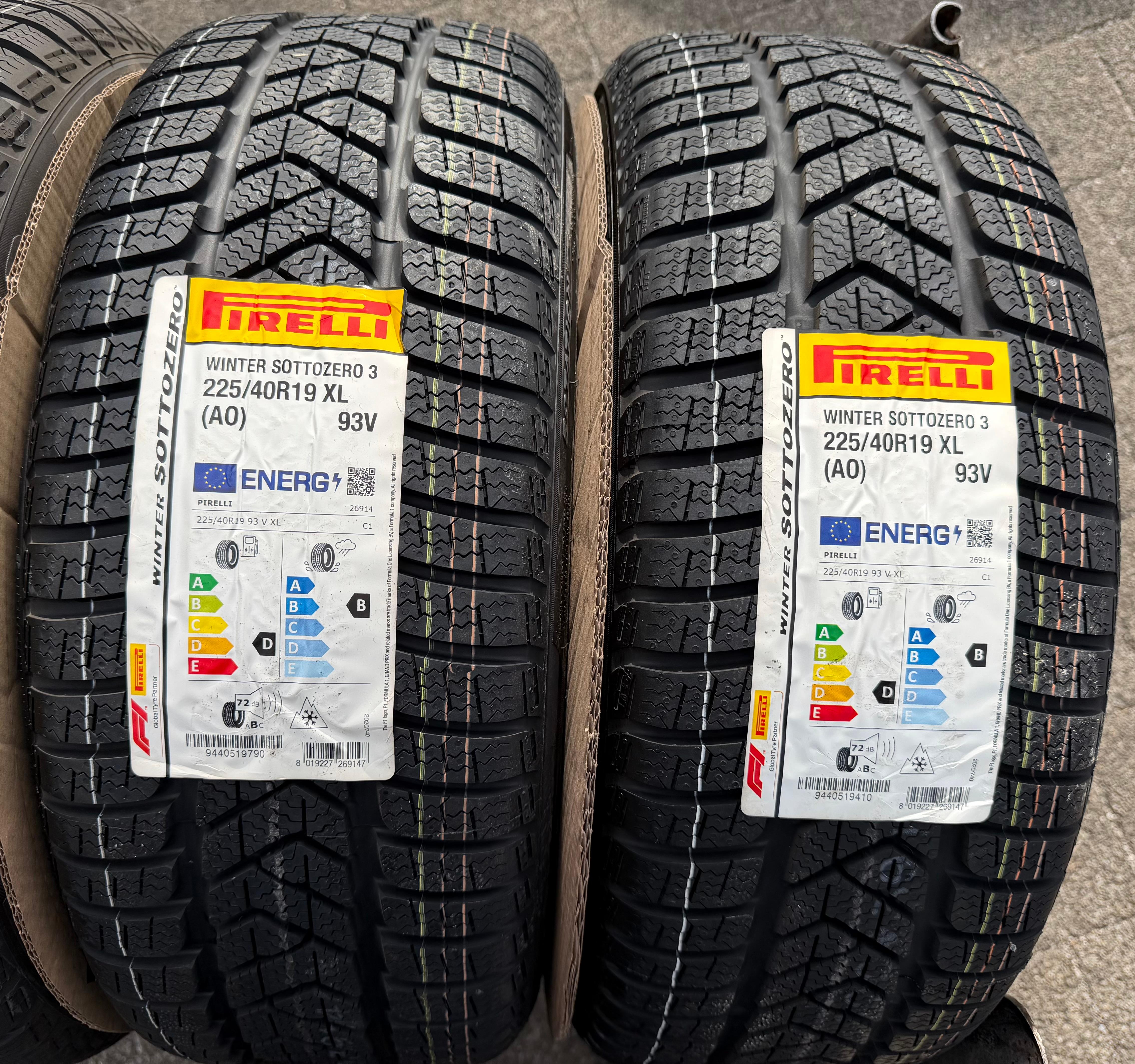 4 Original 19" Alu Winterräder Audi TT TTS 8S 8S0601025CF 225/40R19 93V 2023 NEU