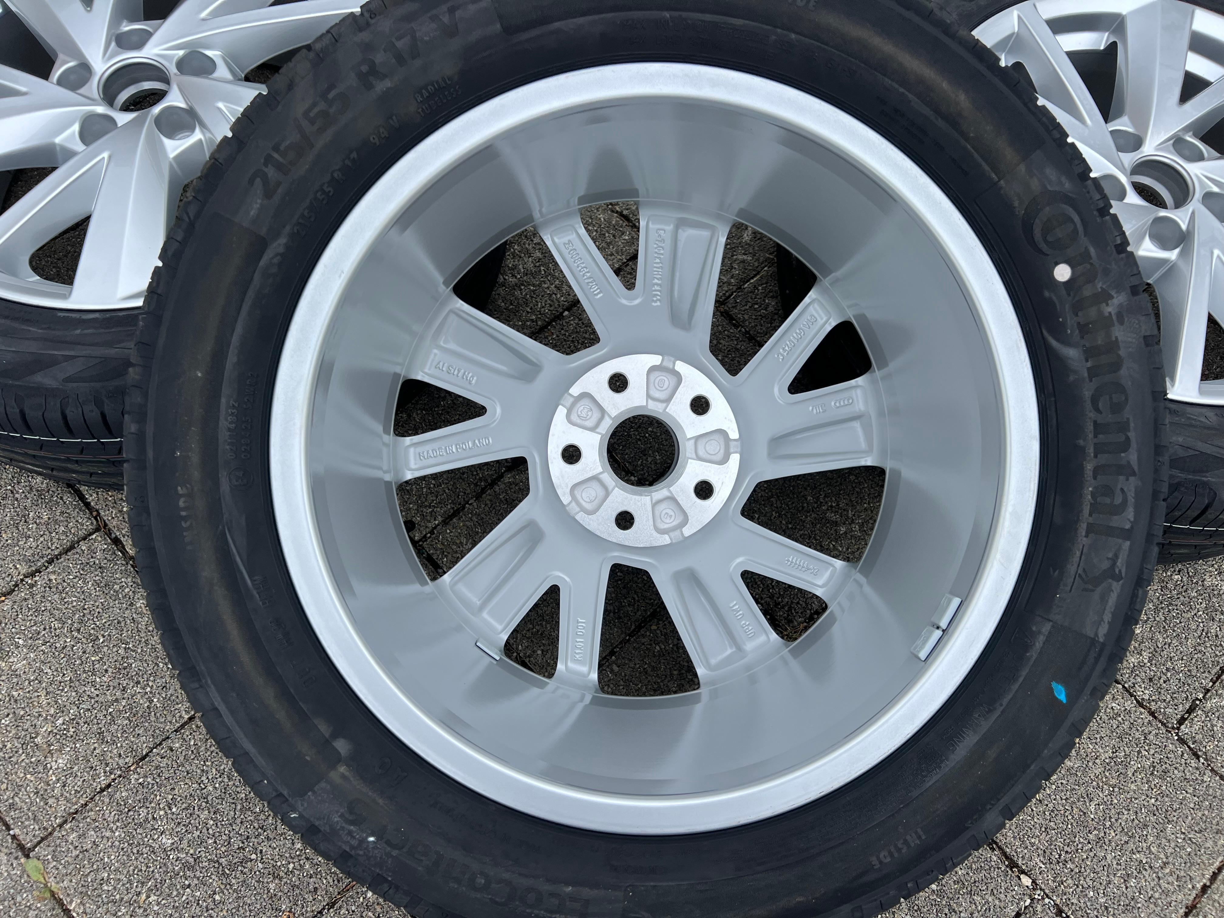 4 ORIGINAL 17" ALU SOMMERRÄDER AUDI Q2 215/55R17 94V CONTINENTAL 2024 NEU FREIHAUS