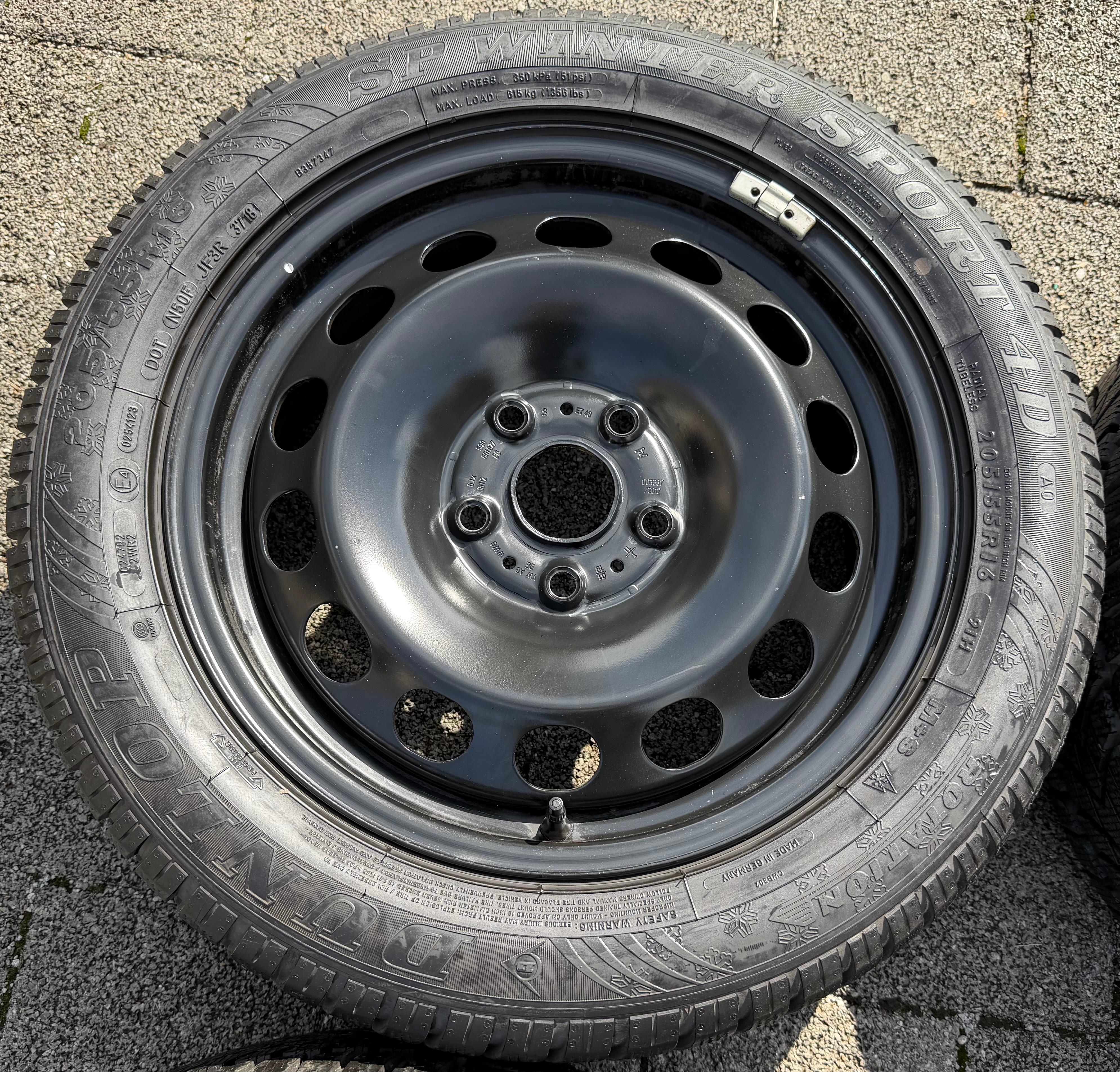 4 Winterräder VW Golf 7 Audi A3 8V Seat Leon 5F Skoda Octavia 5E 205/55R16 91H Dunlop