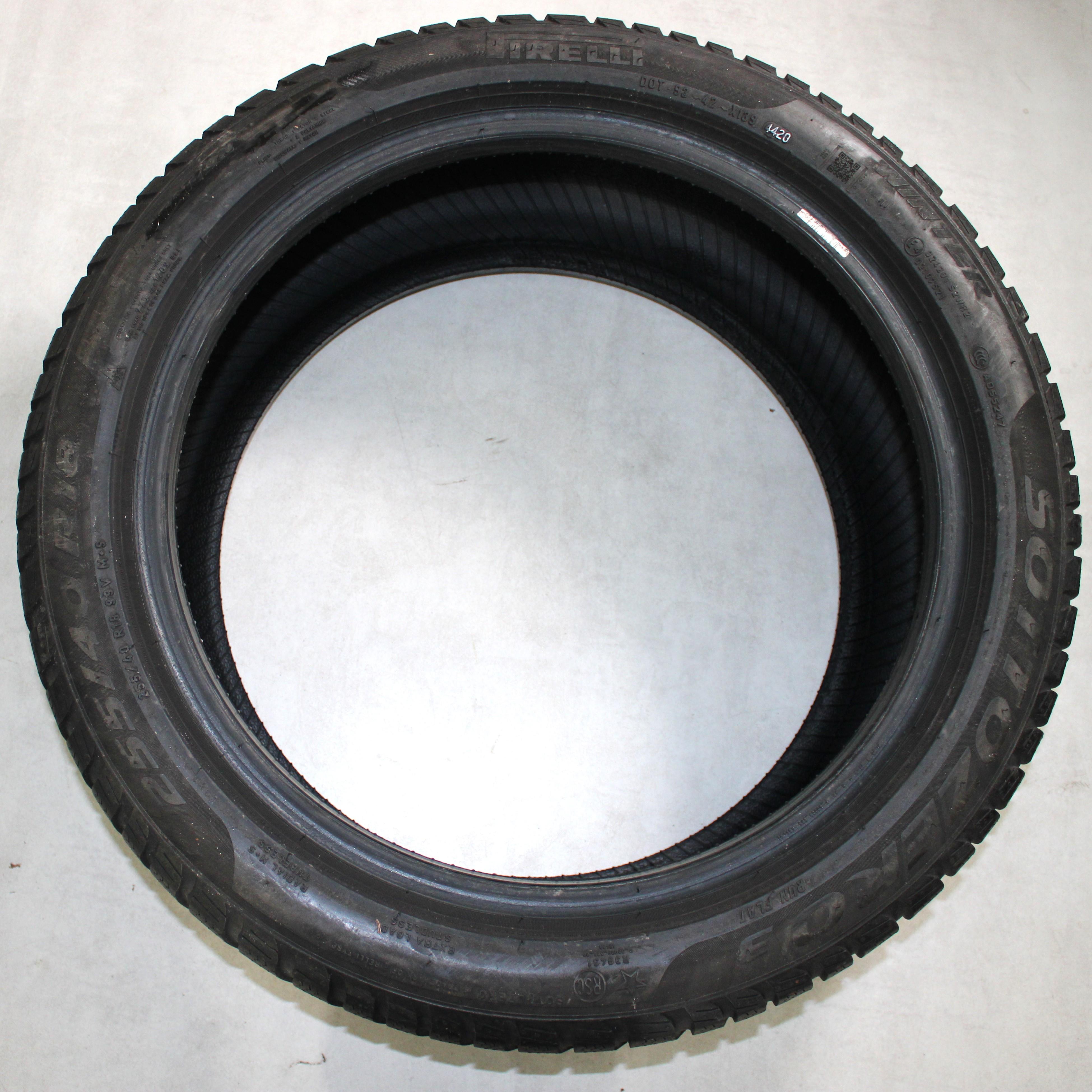 2 x 255/40R18 99V Winterreifen Pirelli Sottozero 3 Runflat 4,5-5mm 2020 *