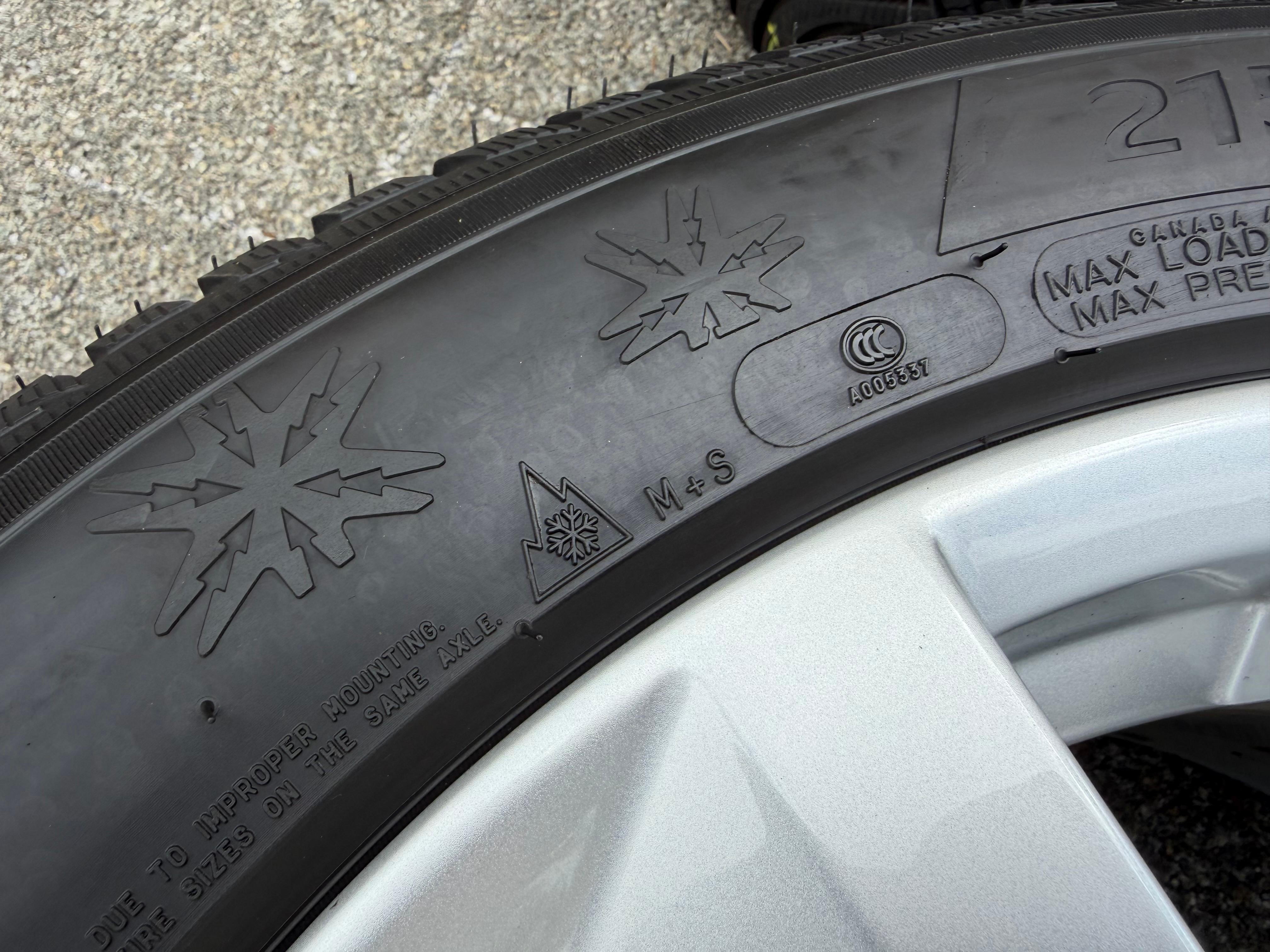 4 Original 17" Alu Winterräder Audi Q2 215/55R17 94V Michelin 8MM