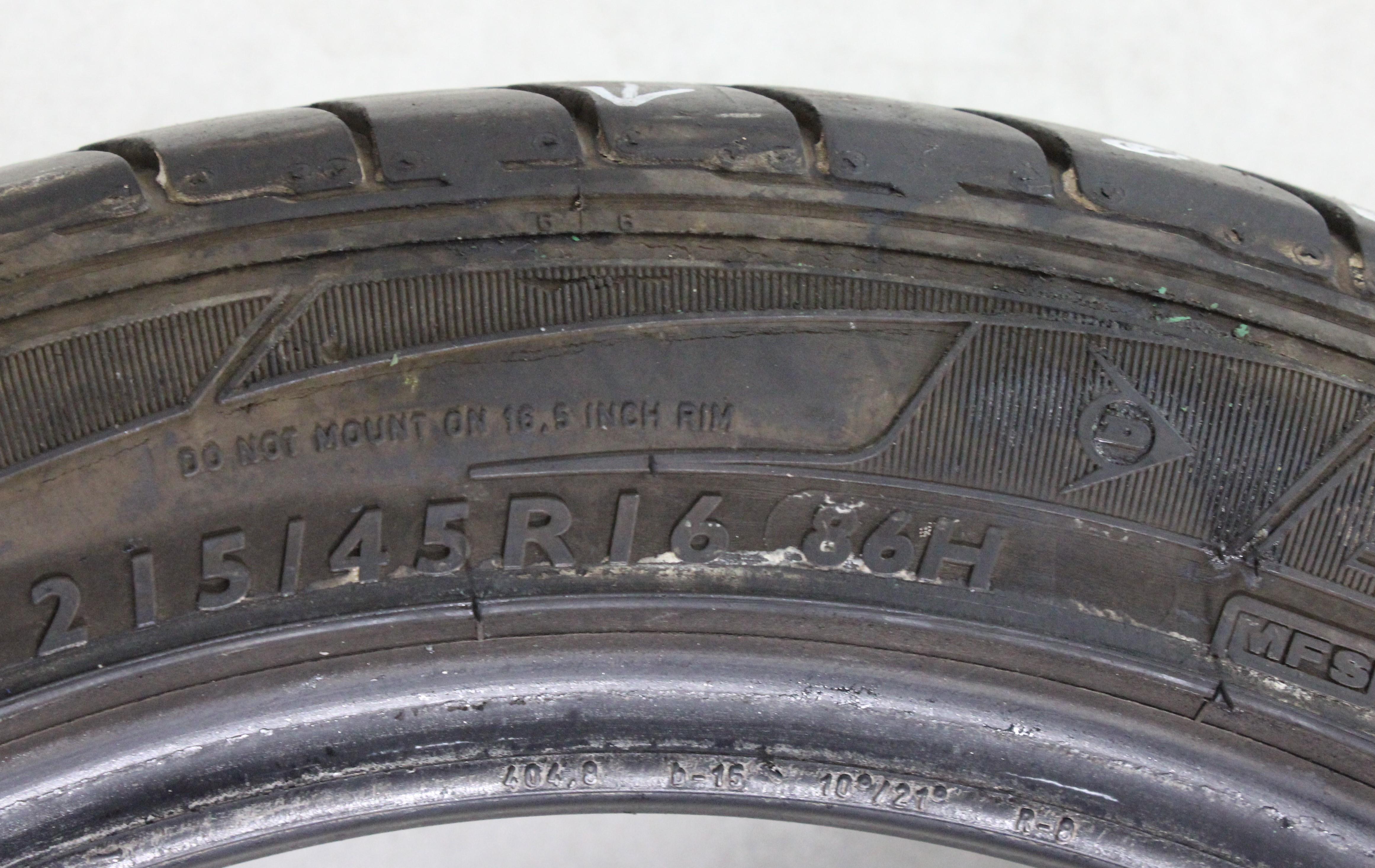 4 x 215/45R16 86H pneus été Dunlop SP Sport Maxx   2x5,5-6mm/2x6-6,5mm 2015