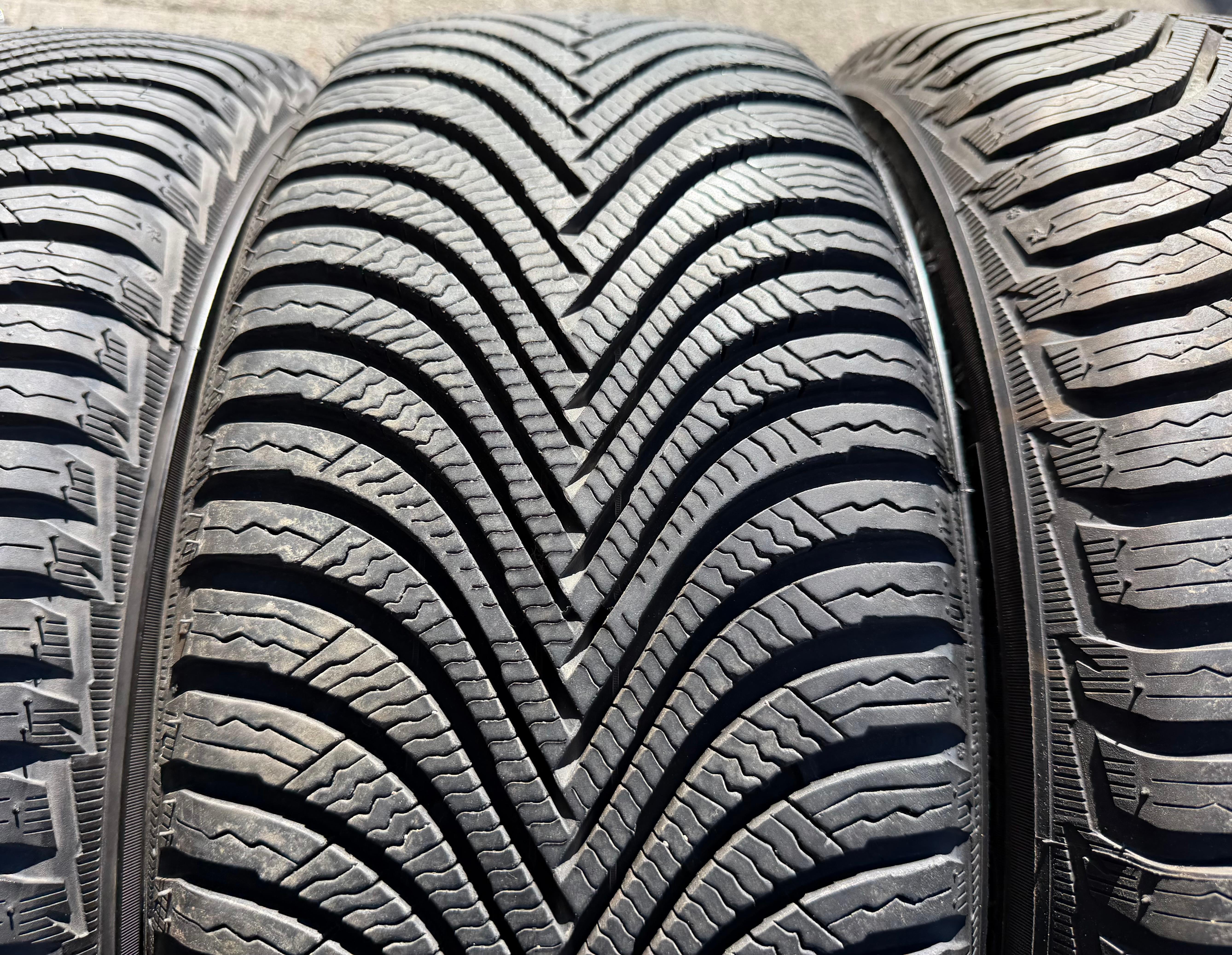 4 Original 17" Alu Winterräder Audi Q2 GA 215/55R17 94V Michelin 8MM 2023