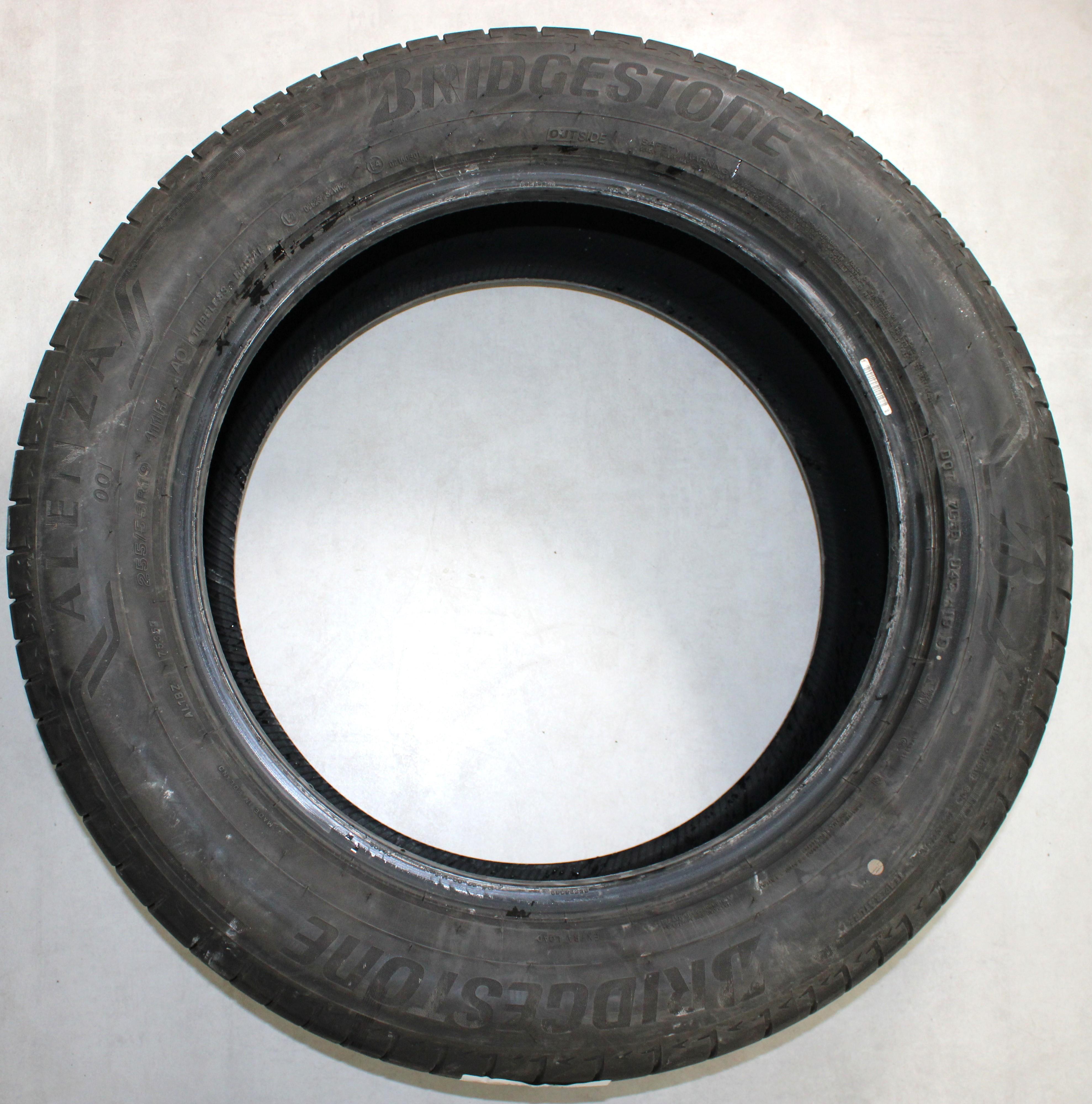 4 x 255/55R19 111H neumáticos de verano Bridgestone Alenza 001 7,5-8mm 3x2018/1x2019 AO