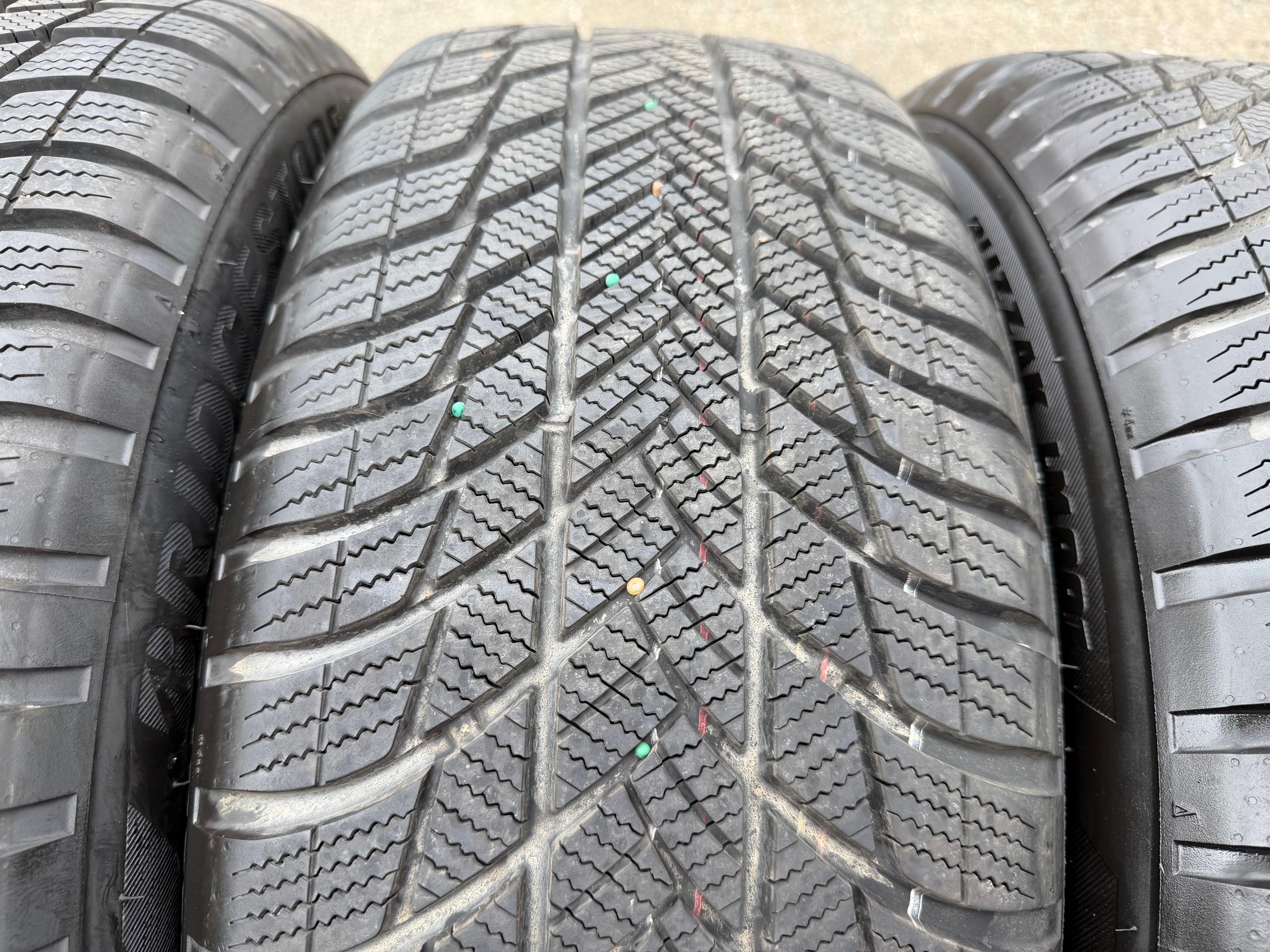 4 cerchi in lega originali da 18" con pneumatici invernali Audi A6 4K C8 225/55R18 102V Bridgestone 2022