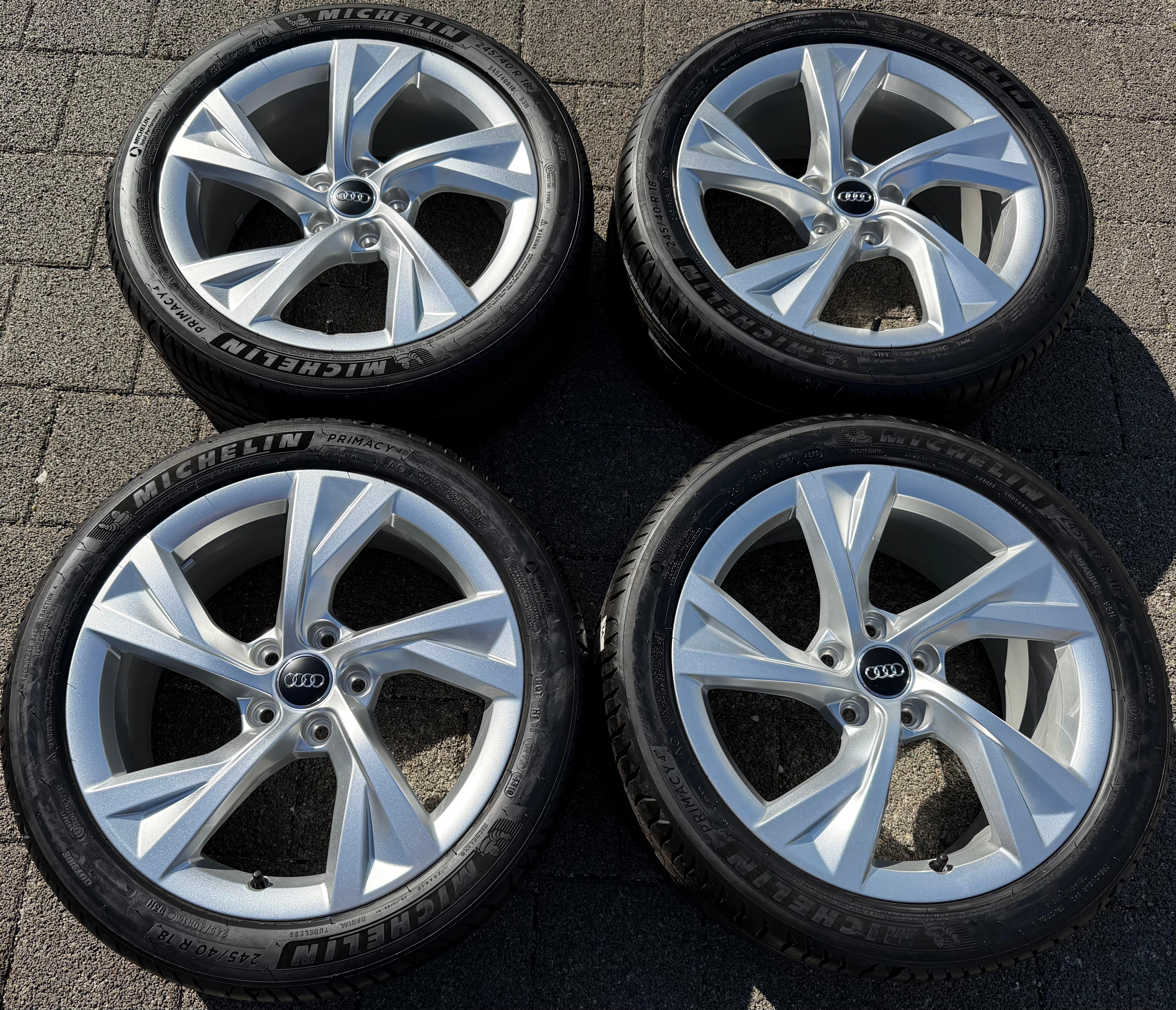 4 Original 18" Alu Sommerräder Audi A4 S4 8W B9 8W0601025EJ 245/40R18 93H Michelin
