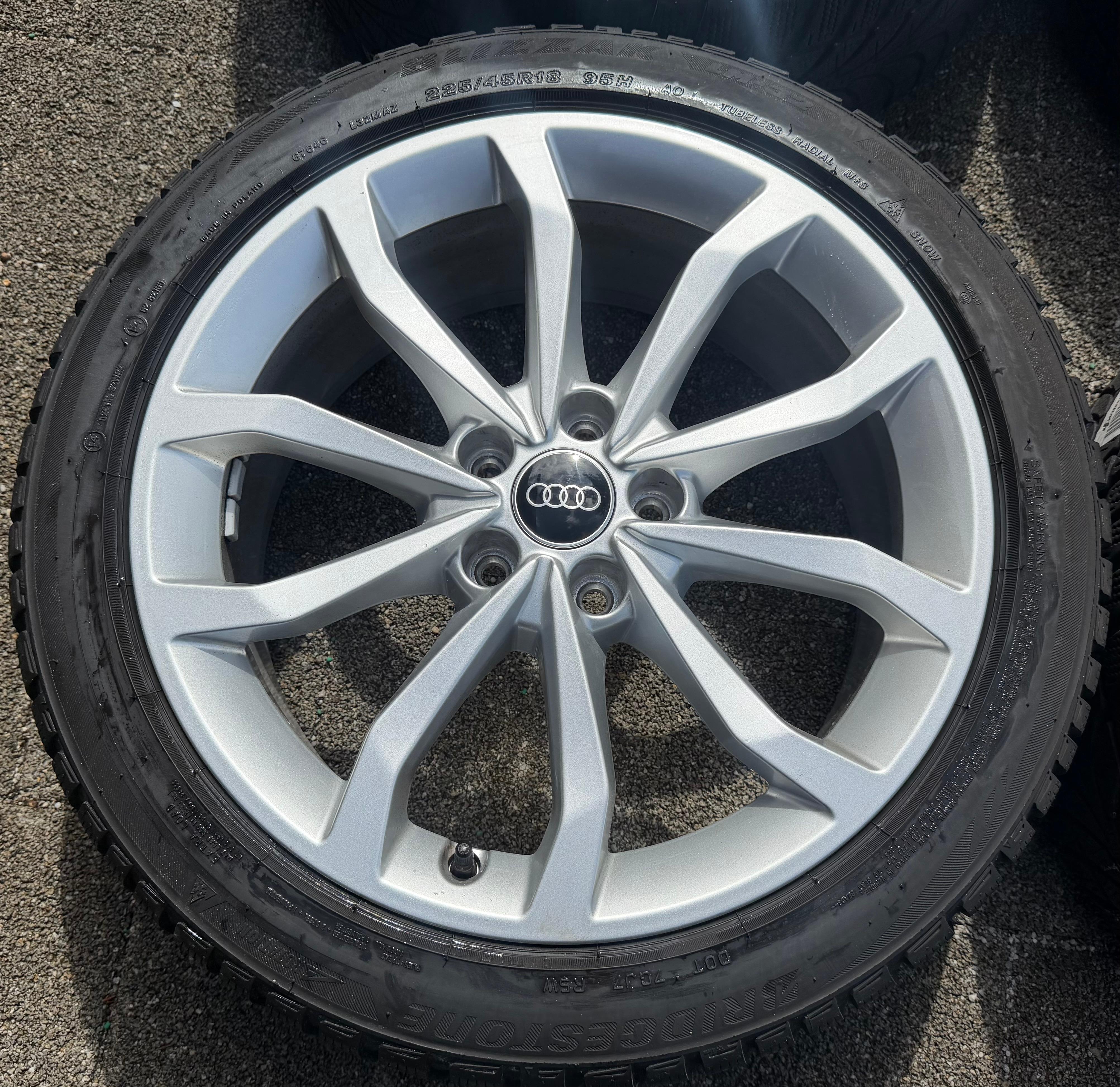 4 ruedas de invierno de aleación originales de 18" para Audi A4 S4 8W 8W0601025ED 225/45R18 95H Bridgestone