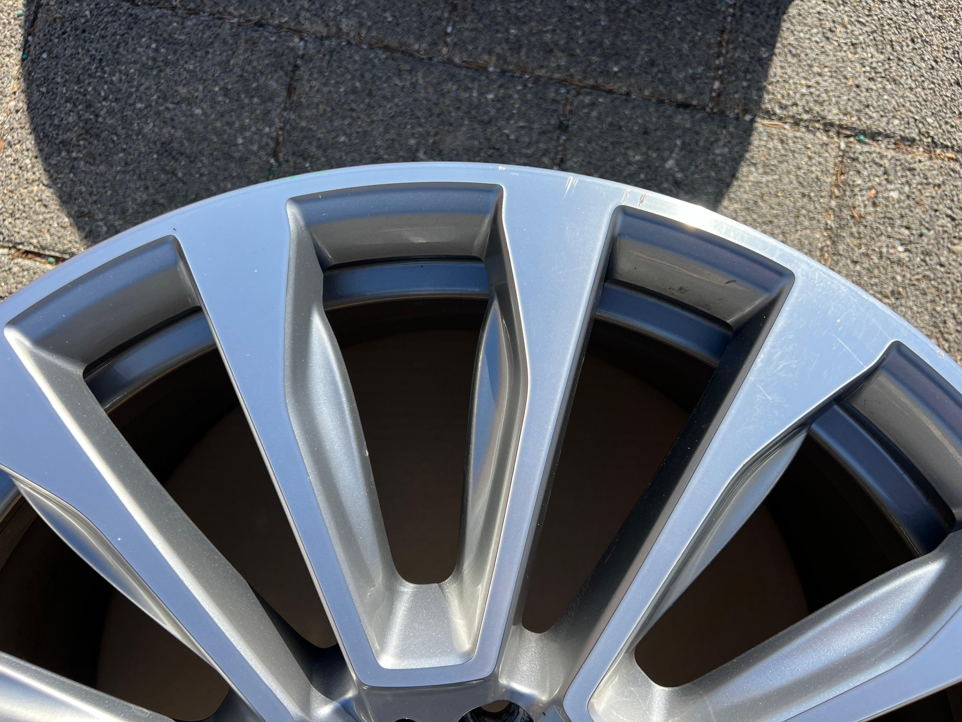 1 X CERCHIO ORIGINALE 20" IN ALLUMINIO BMW X3 G01 X4 G04 6877333 STYLING 697 9,5x20 ET43 FREIHAUS