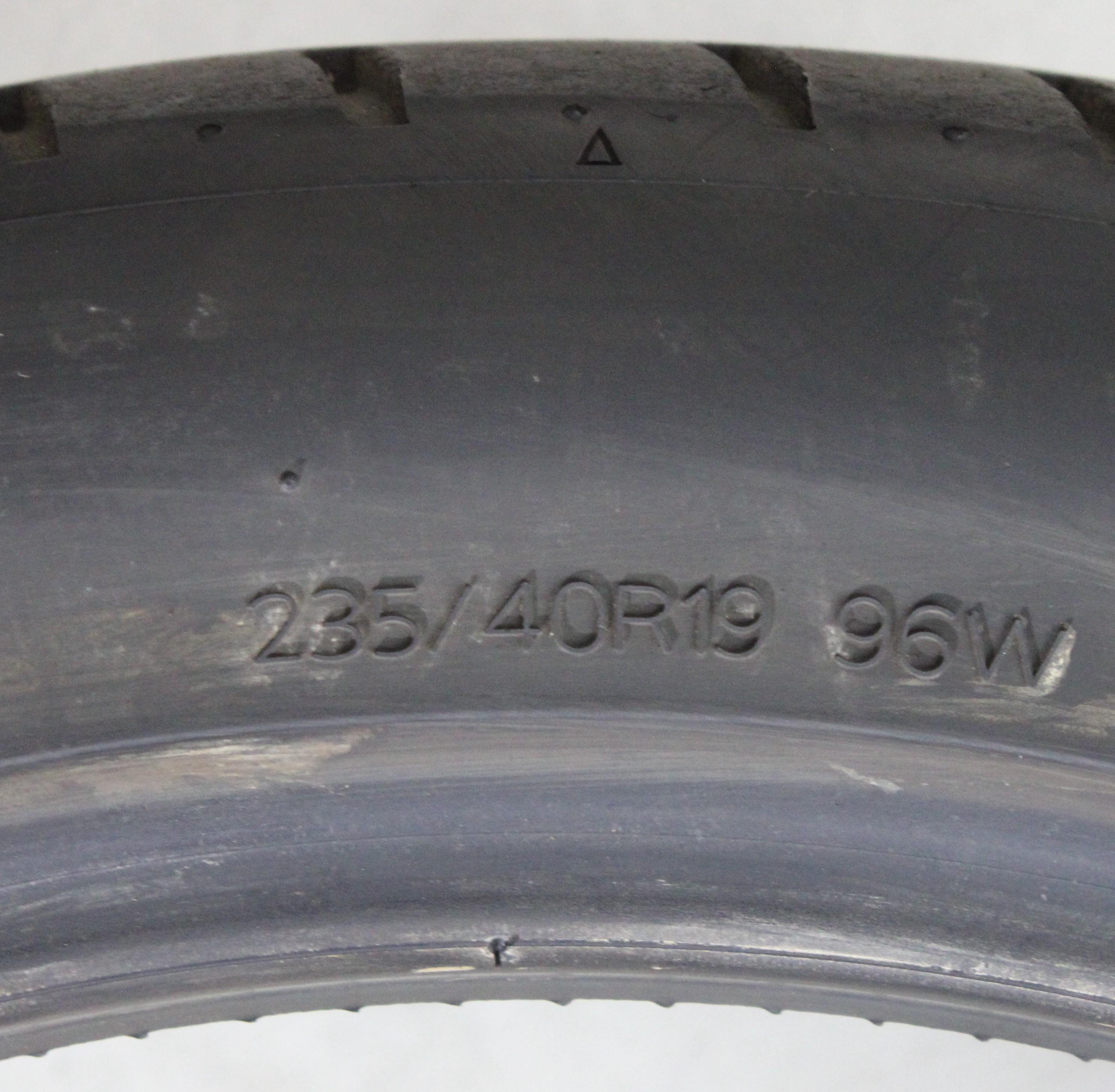 4 x 235/40R19 96W Sommerreifen Hankook Ventus S1 Evo 3 TO 2x5mm/2x5,5-6mm 2021 Silent