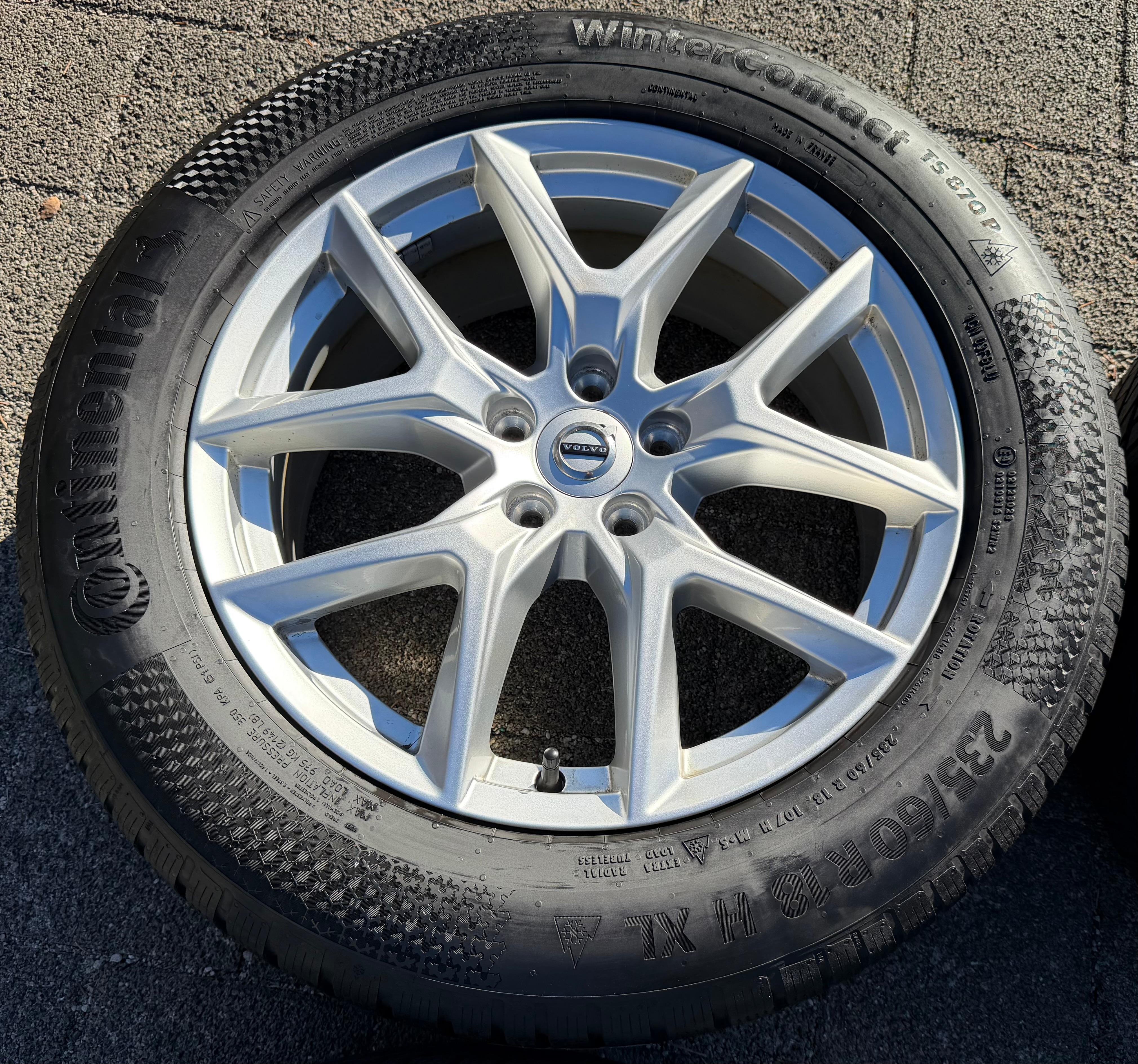4 ruedas de invierno de aleación originales de 18" Volvo XC60 II 31423851 235/60R18 107H Continental 2025