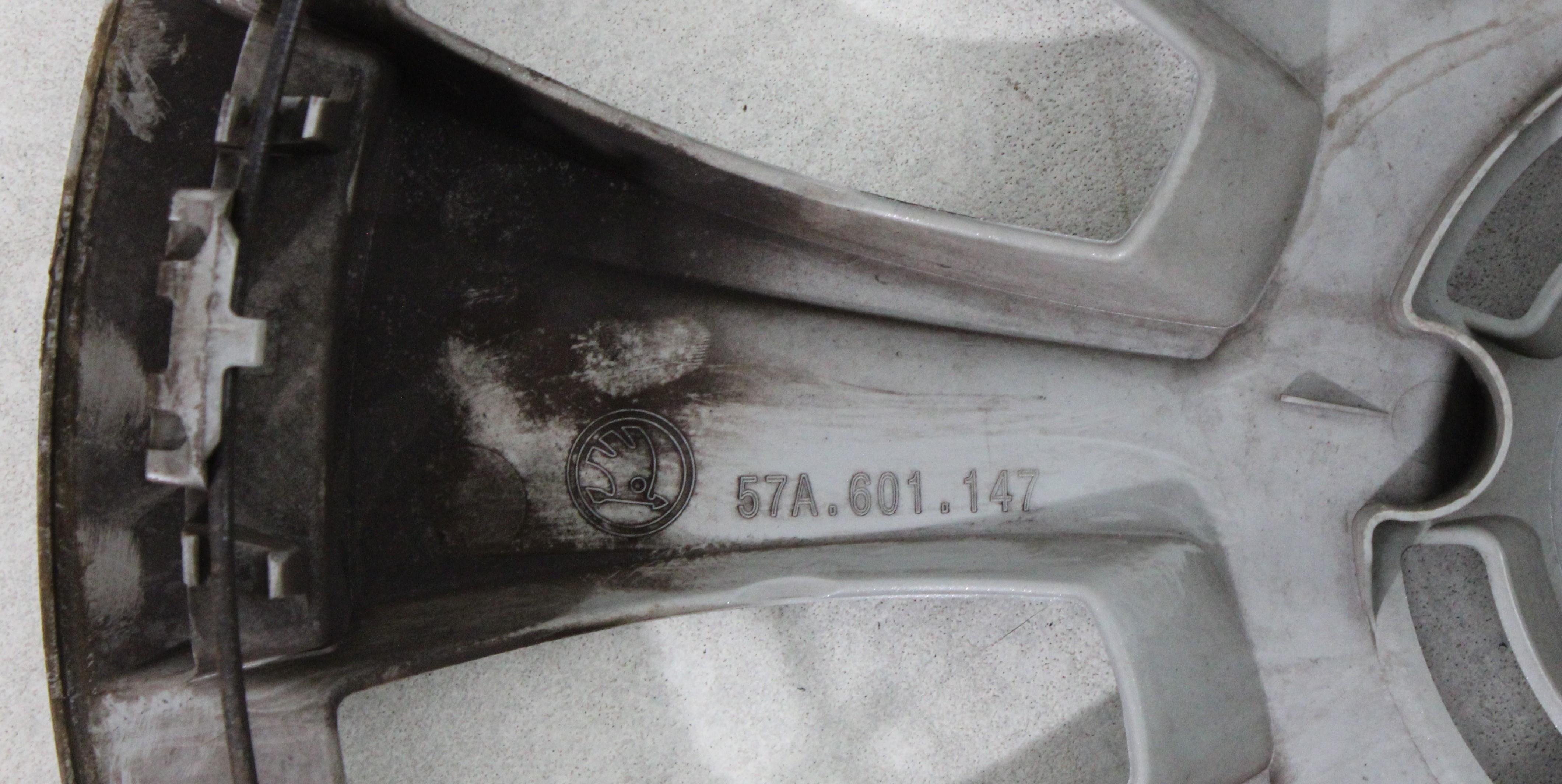 4 X ORIGINAL 16" RADKAPPEN SKODA KODIAQ SUPERB OCTAVIA YETI 57A601147