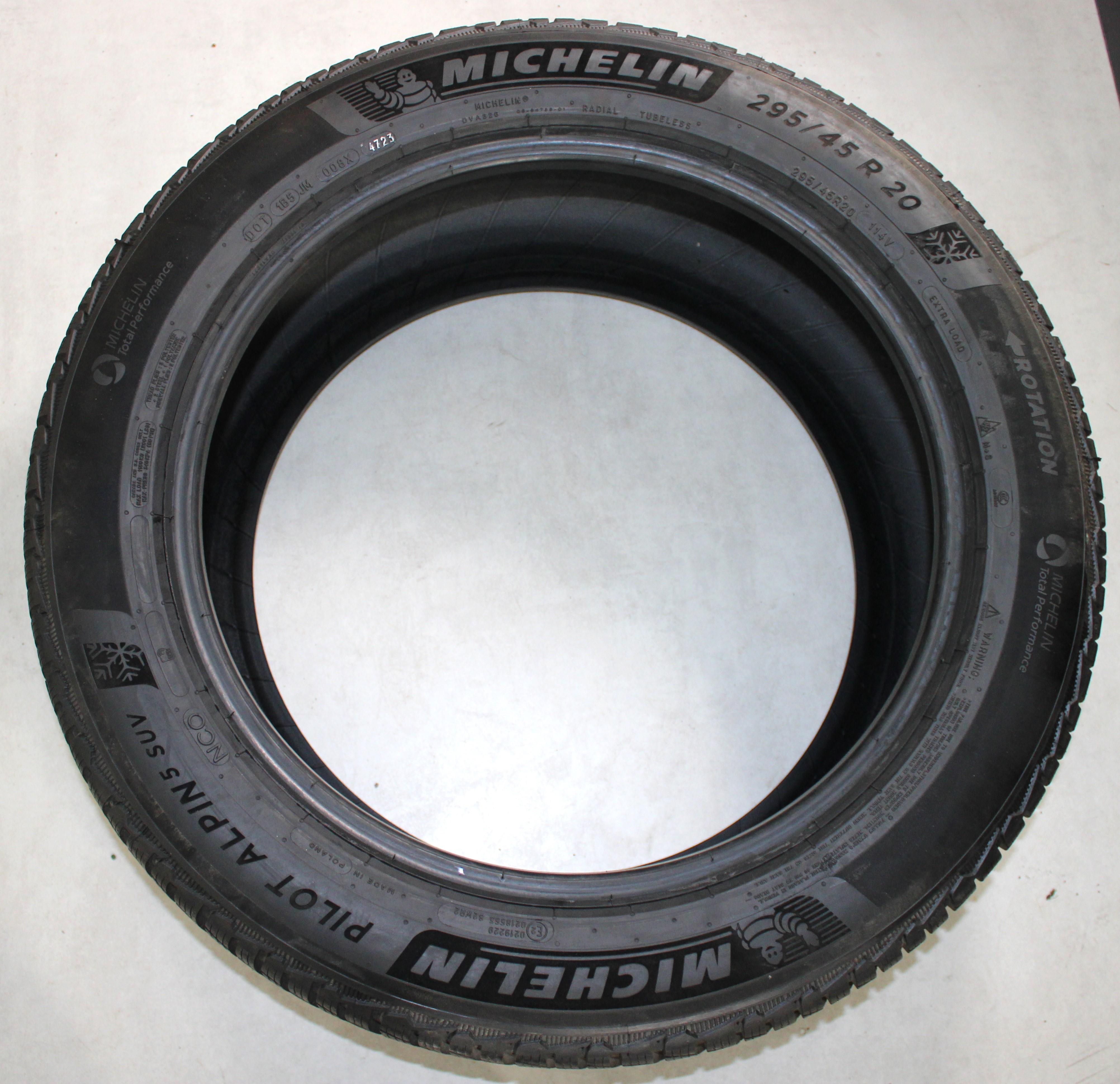1 x 295/45R20 114V Winterreifen Michelin Pilot Alpin 5 SUV NCO 7mm 2023 XL