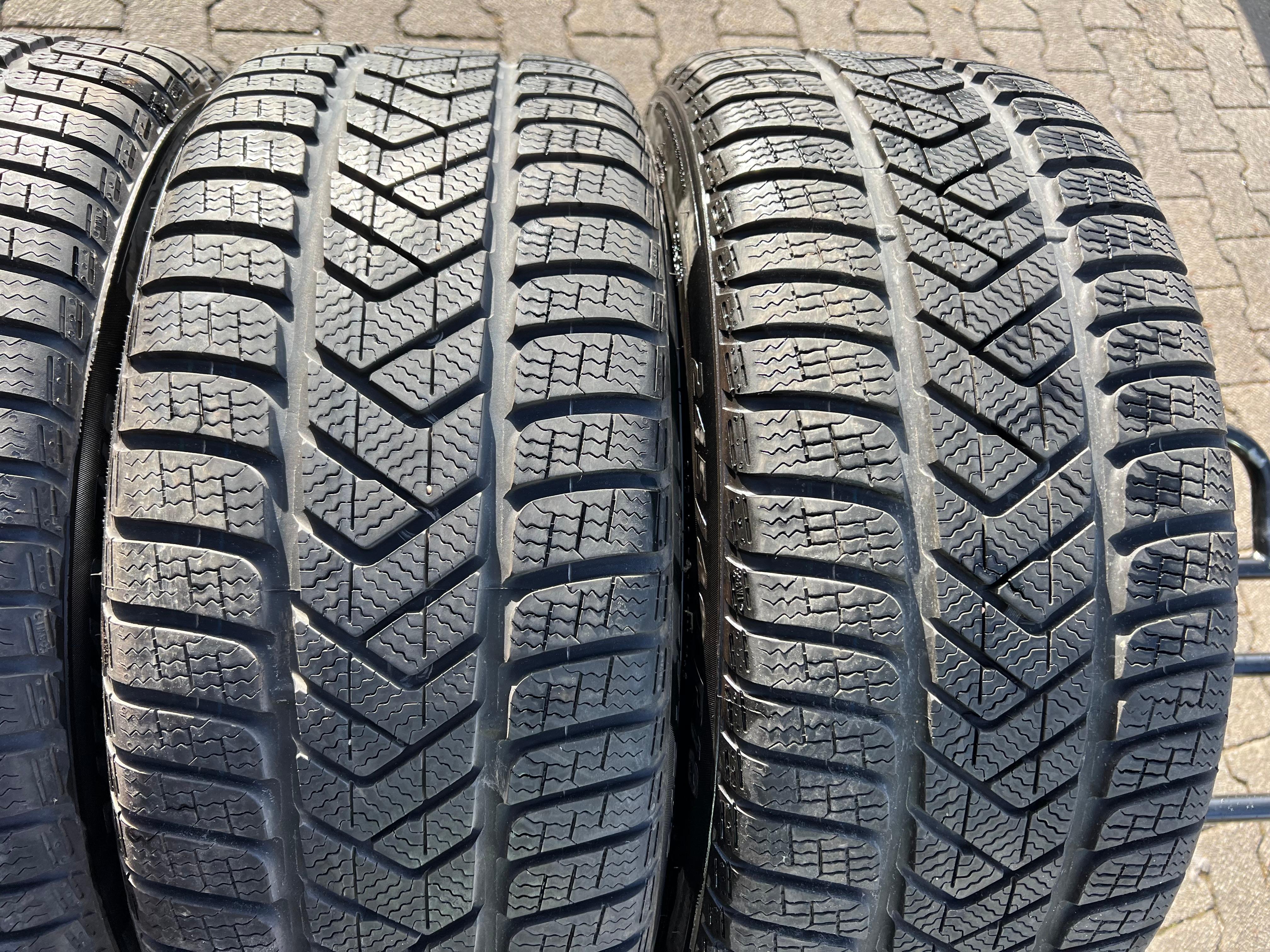 4 CERCHI INVERNALI ORIGINALI IN ALLUMINIO DA 18" AUDI TT TTS 8S 8S0601025D 245/40R18 98V PIRELLI CONSEGNA GRATUITA