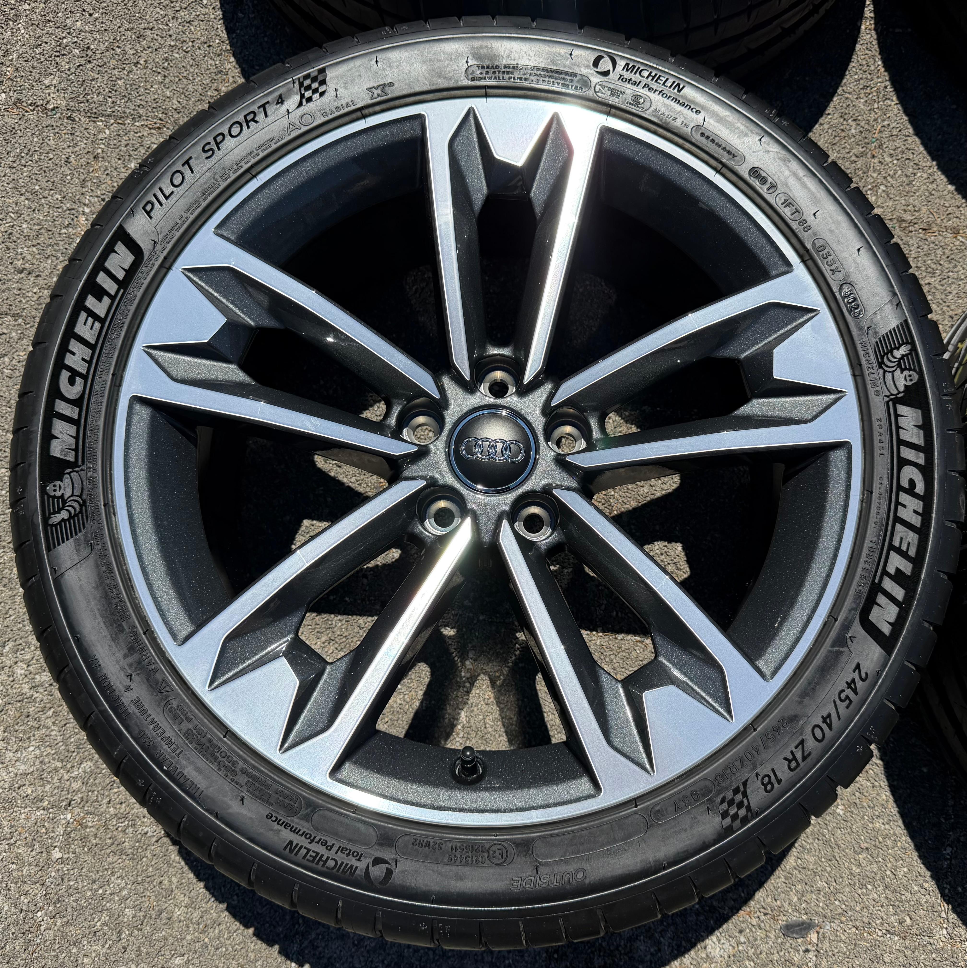 4 cerchi in lega Sommer originali da 18" per Audi A5 S5 8W 8W9601025C 245/40R18 93Y Michelin NUOVI