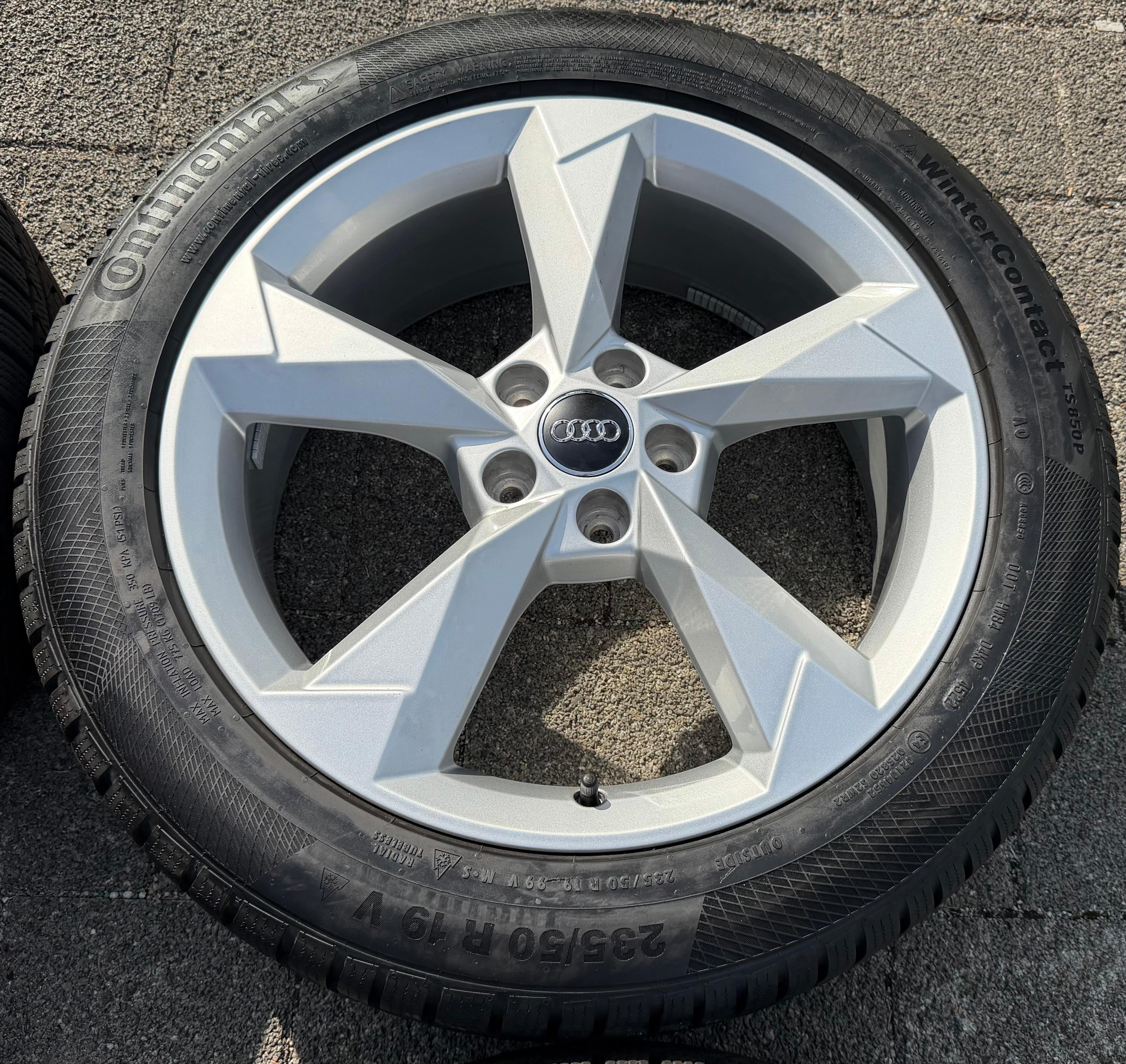 4 Original 19" Alu Winterräder Audi Q3 F3B 83A 83A601025N 235/50R19 99V Continental