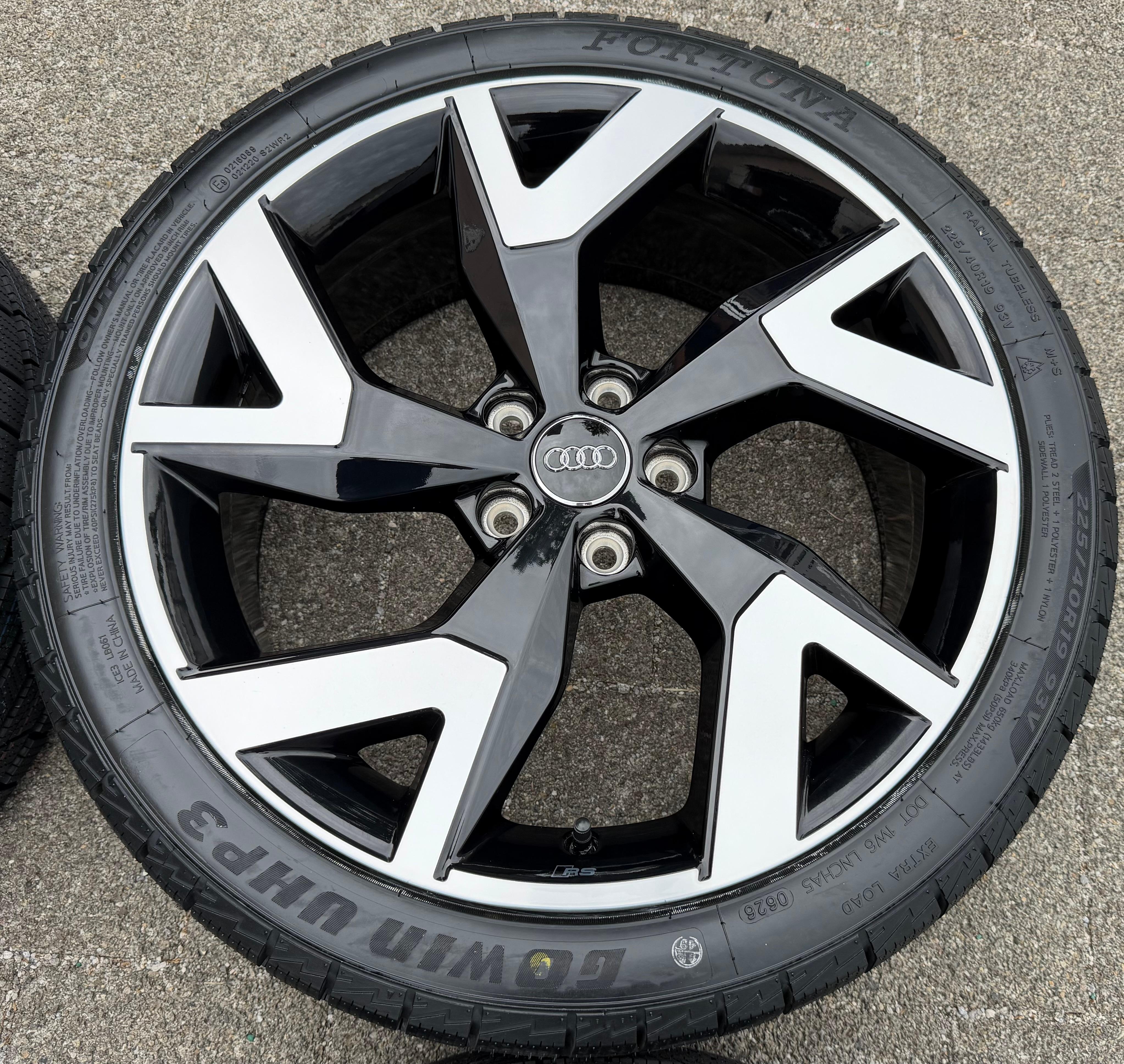 4 jantes d'hiver d'origine en aluminium 19 pouces AUDI A3 S3 8Y Allstreet 8Y0601025AE 225/40R19 92V 2026 NEUVES
