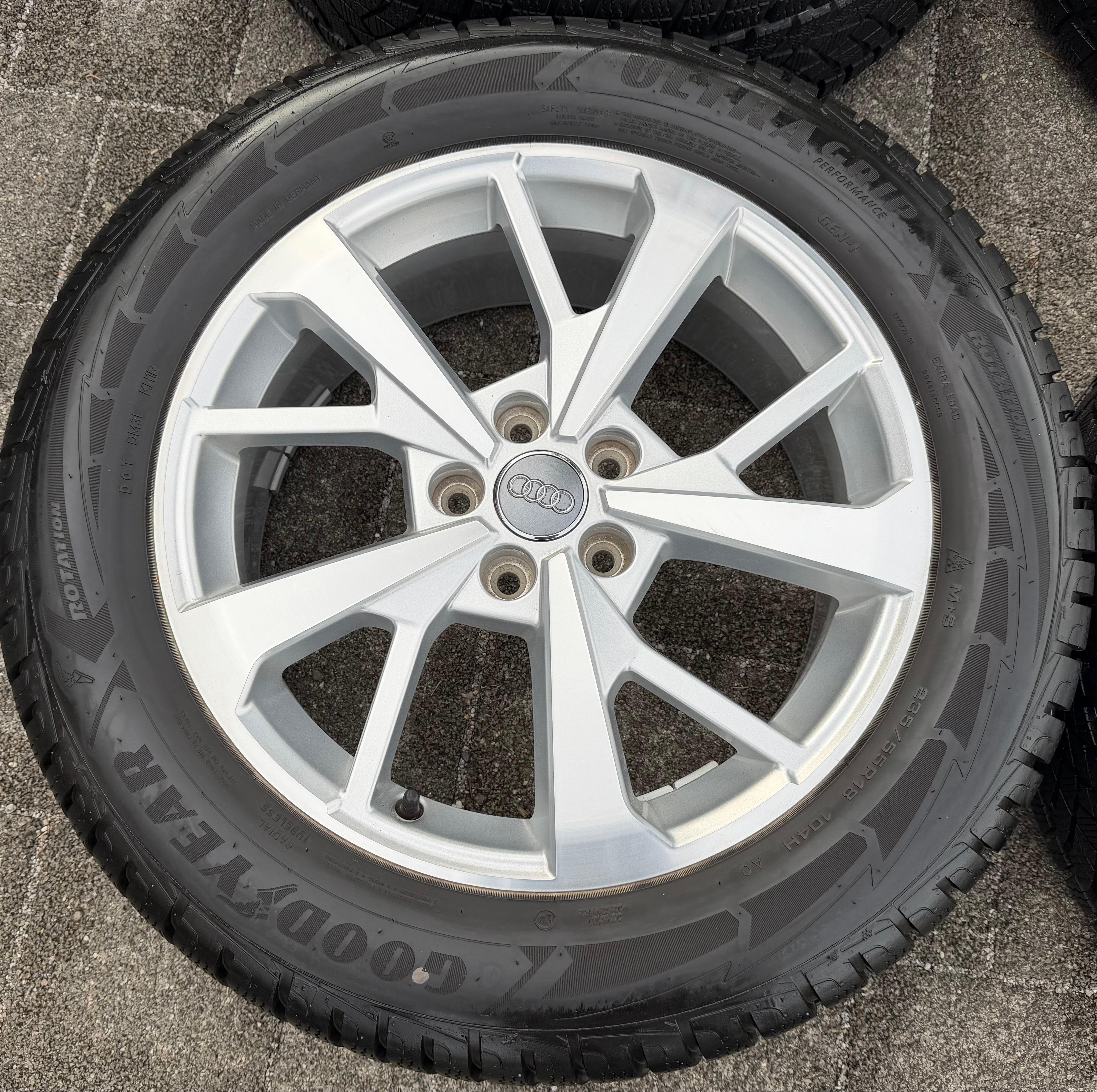 4 ruedas de invierno de aluminio originales de 18" para Audi Q3 F3 83A 83A601025J 235/55R18 104H Goodyear
