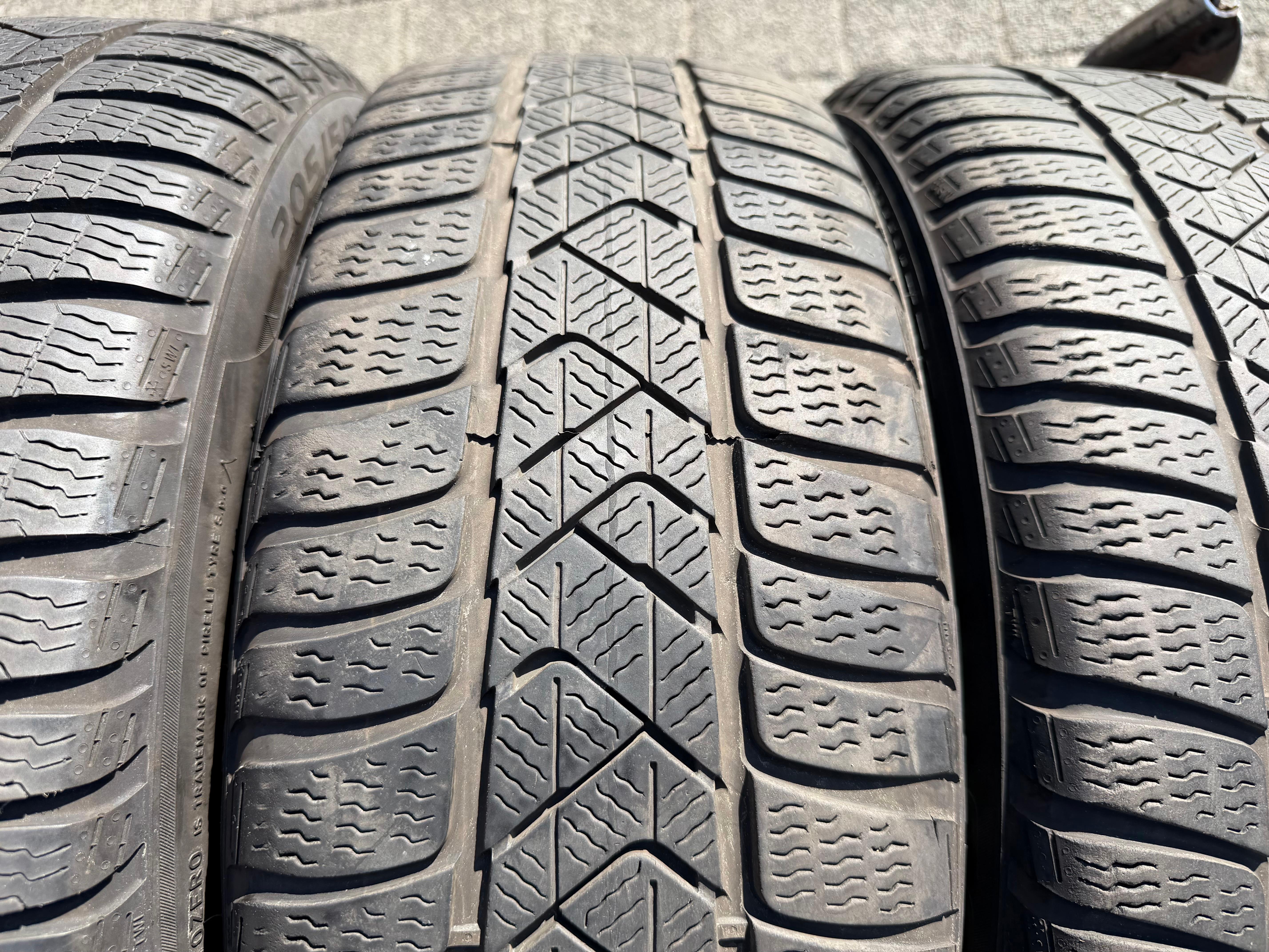 4 Original 17" Alu Winterräder Audi A3 S3 8Y 8Y0601025L 205/50R17 93H Pirelli
