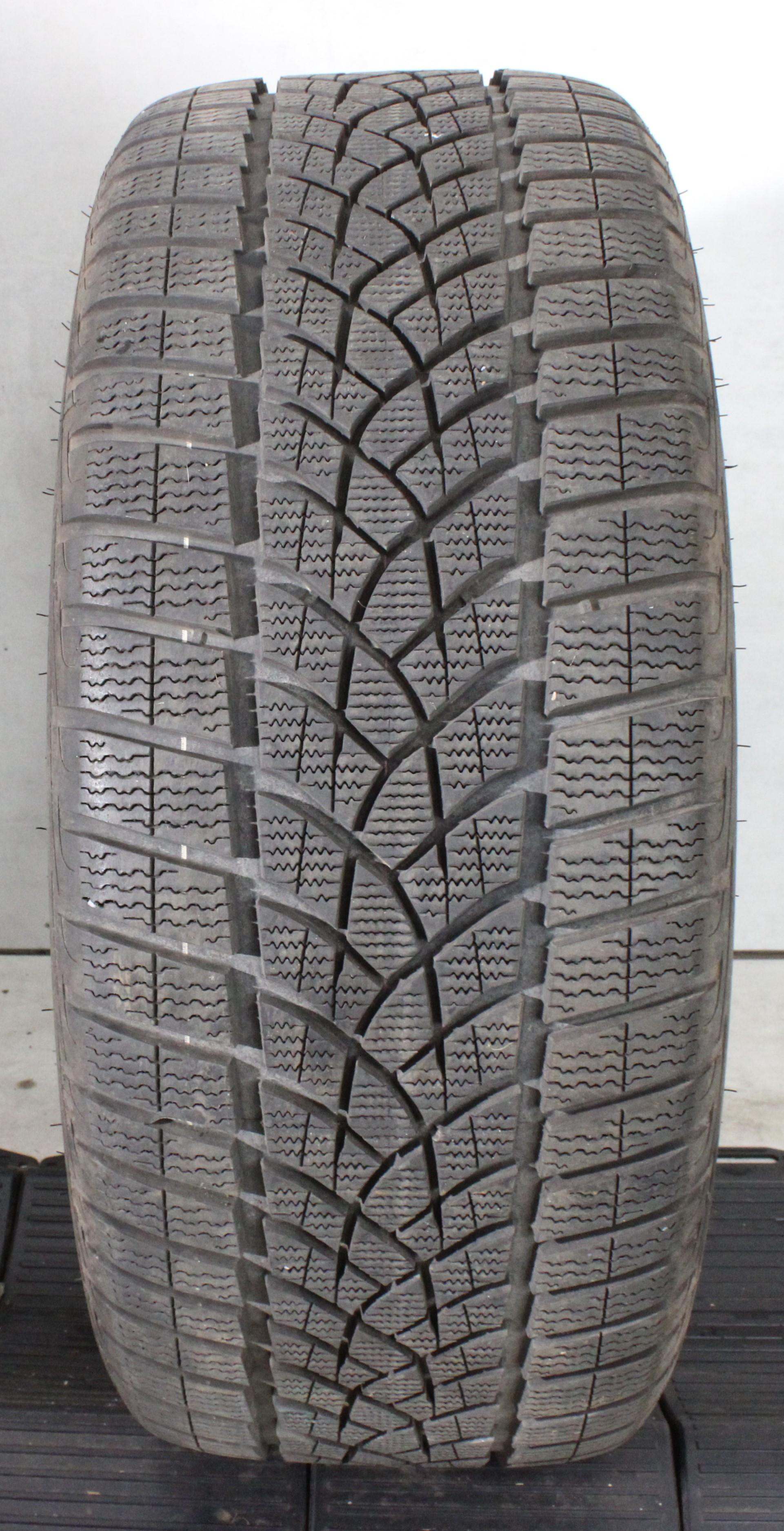 1 x 265/40R20 104V Winterreifen Goodyear Ultra Grip Performance GEN-1 AO 8mm 2021