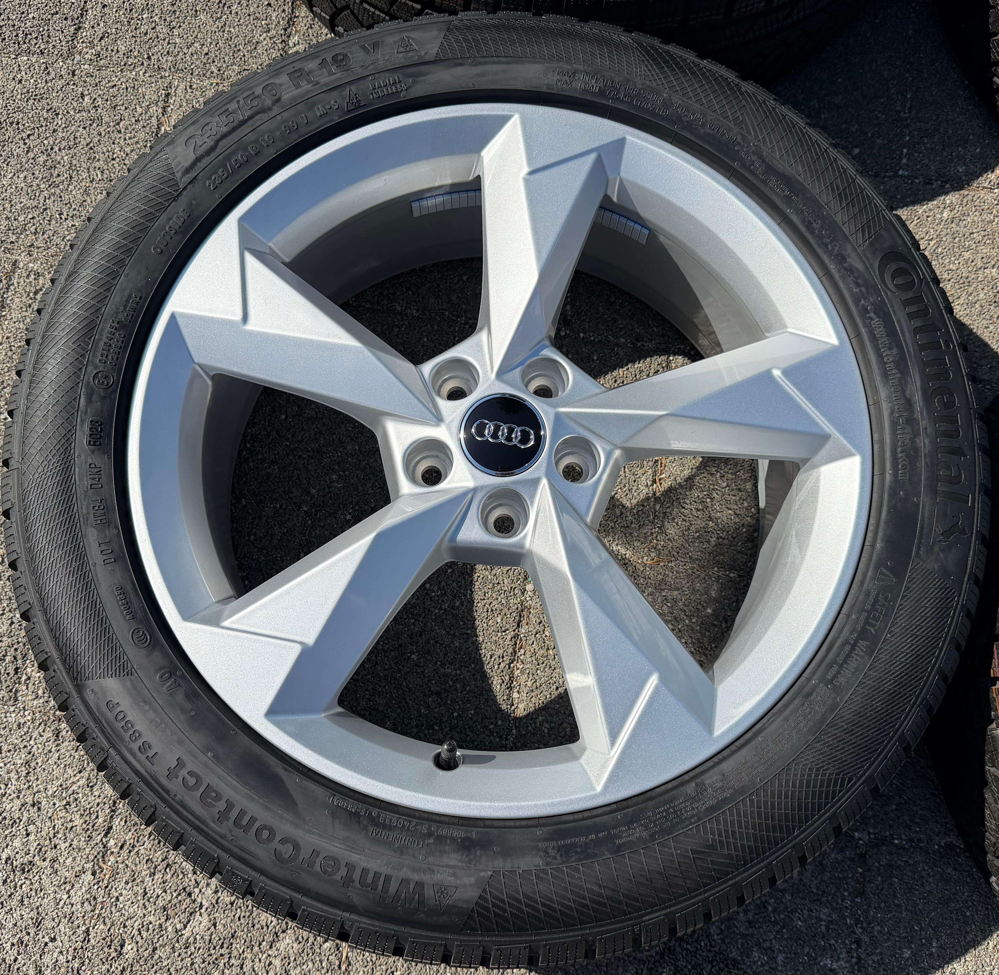 4 Original 19" Alu Winterräder Audi Q3 F3B 83A 83A601025N 235/50R19 99V Continental 2023
