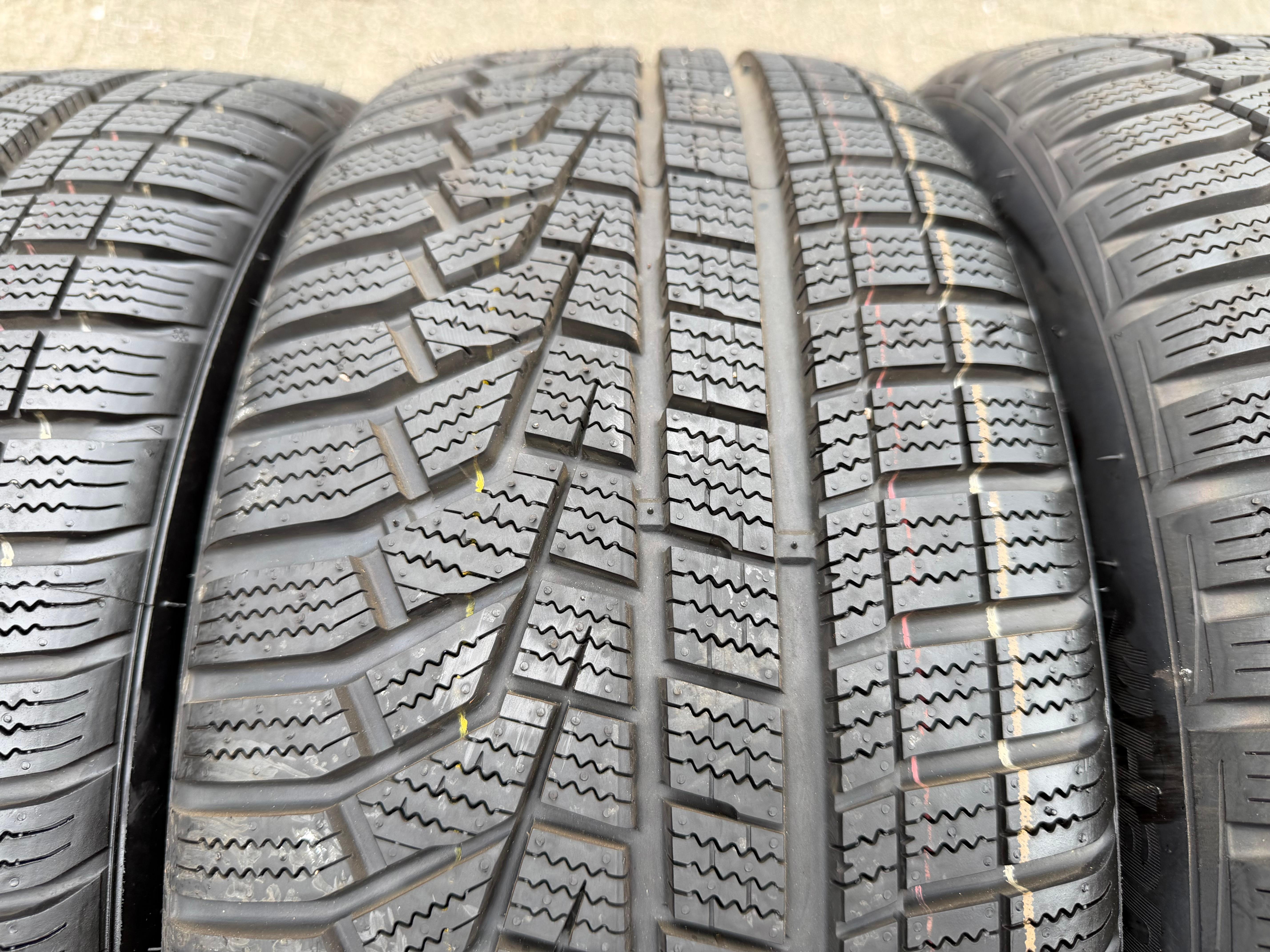 4 RUOTE IN LEGA ORIGINALI DA 17" PER AUDI A1 S1 GB 82A601025G 215/45R17 91W HANKOOK