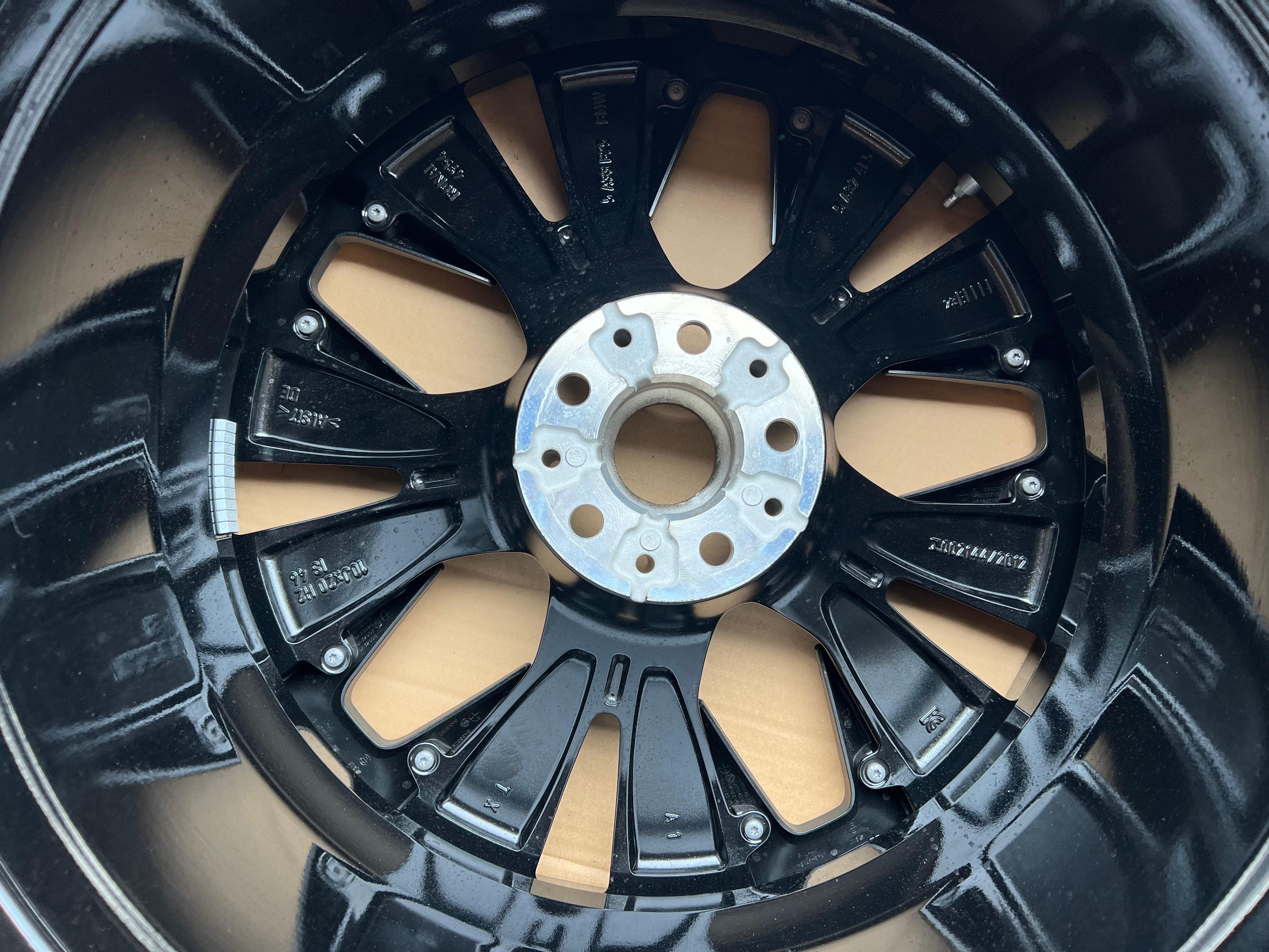 1 X CERCHIO ORIGINALE IN ALLUMINIO 20" BMW SERIE 5 i5 G60 G61 STYLING 937 5A324E5 10x20 ET46