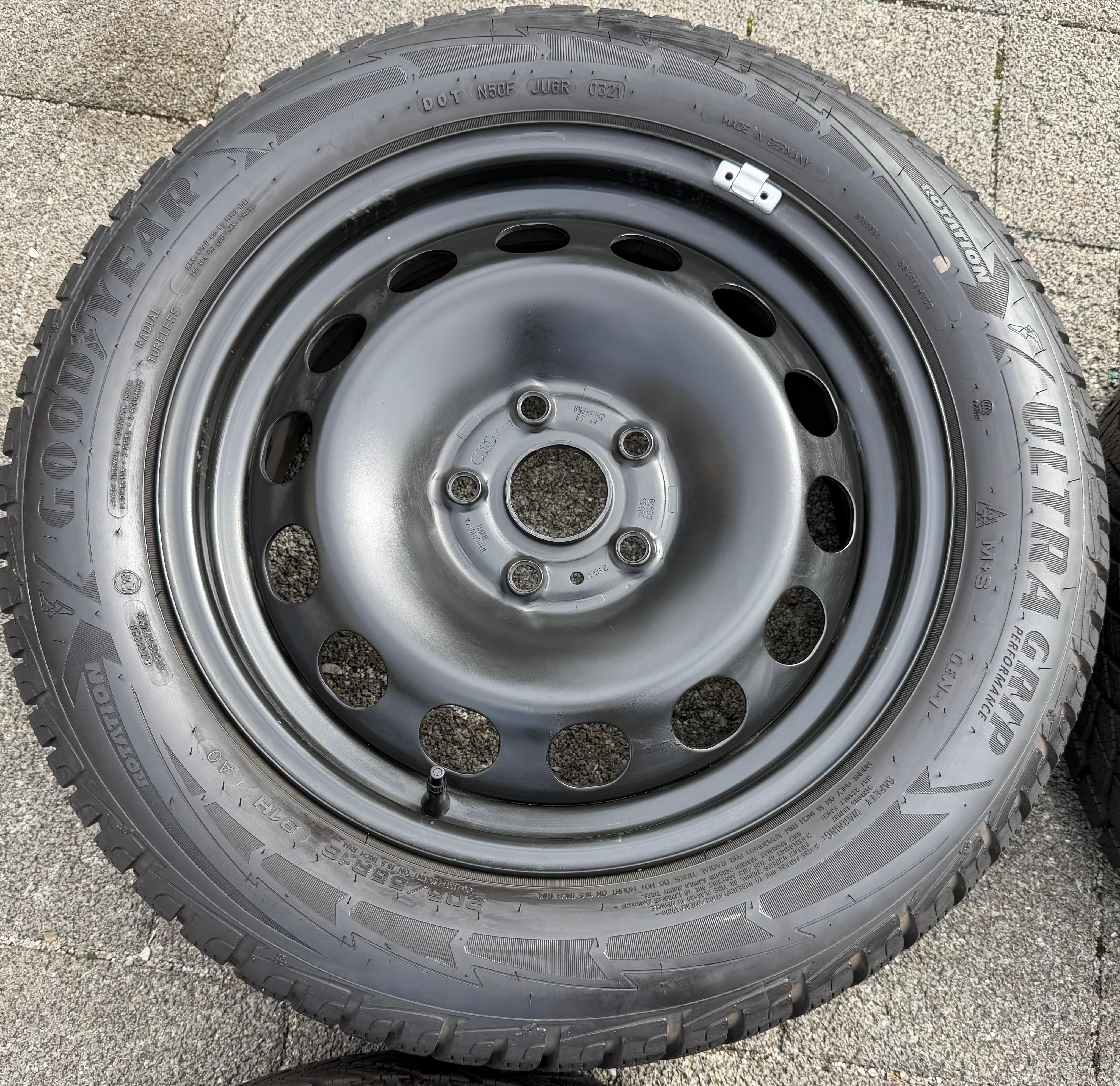 4 Winterräder Audi A3 8V Sportback Cabrio  205/55R16 91H Goodyear 8V0601027A 2021