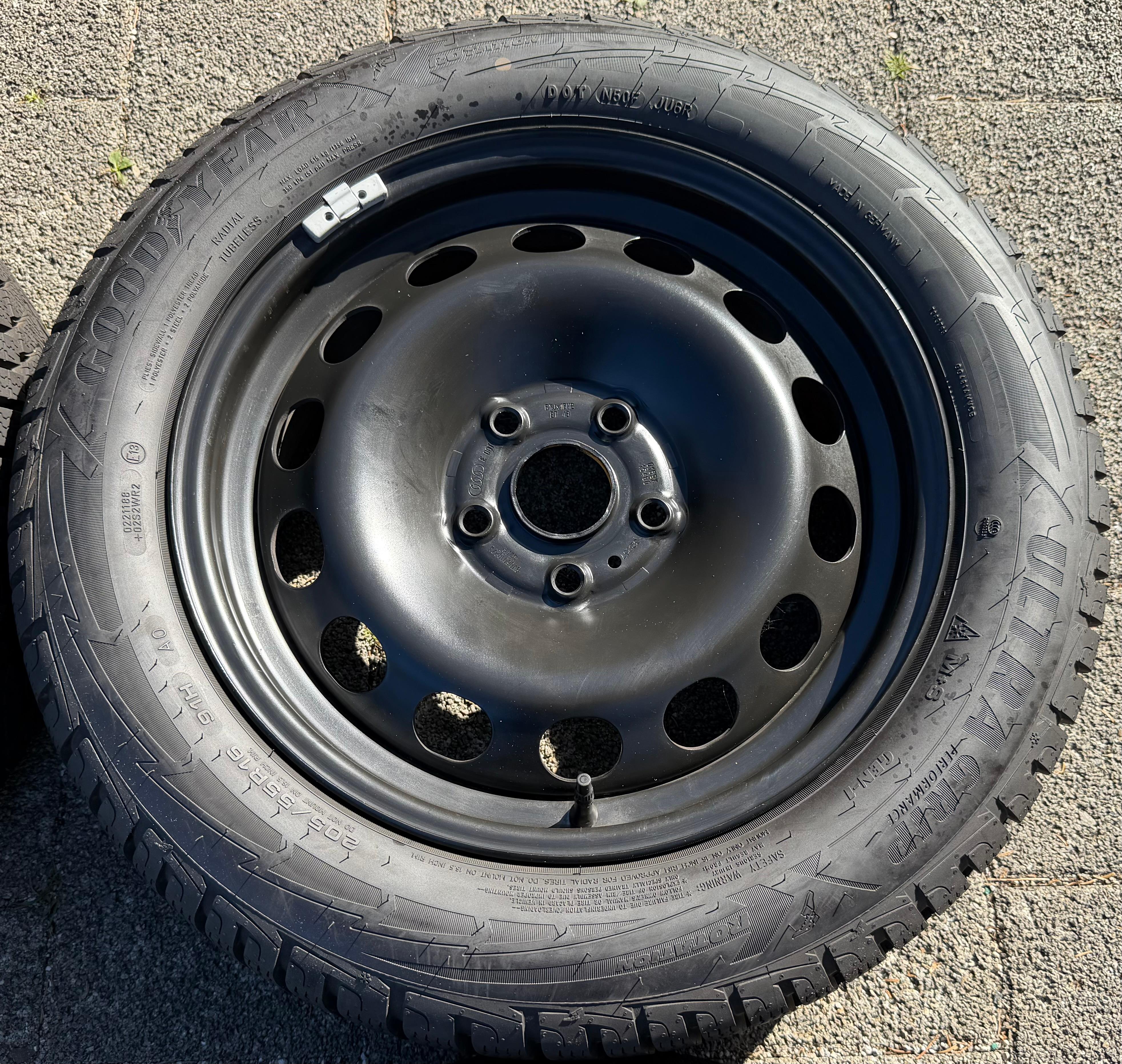 4 ruedas de invierno Audi A3 8V Sportback Cabrio 205/55R16 91H Goodyear 8V0601027A 2022