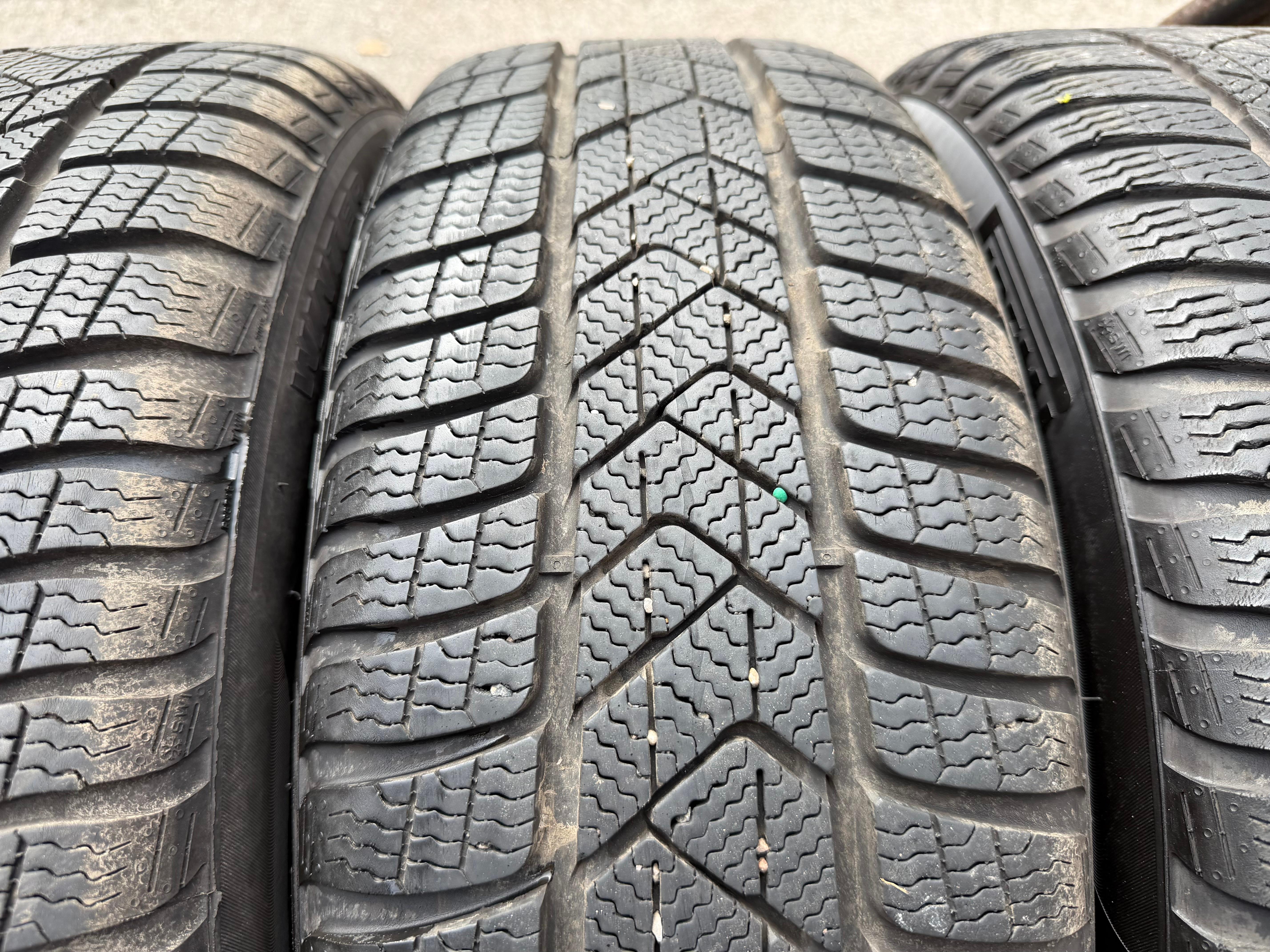 4 Original 17" Alu Winterräder Audi A3 S3 8Y 8Y0601025L 205/50R17 93H Pirelli 2024