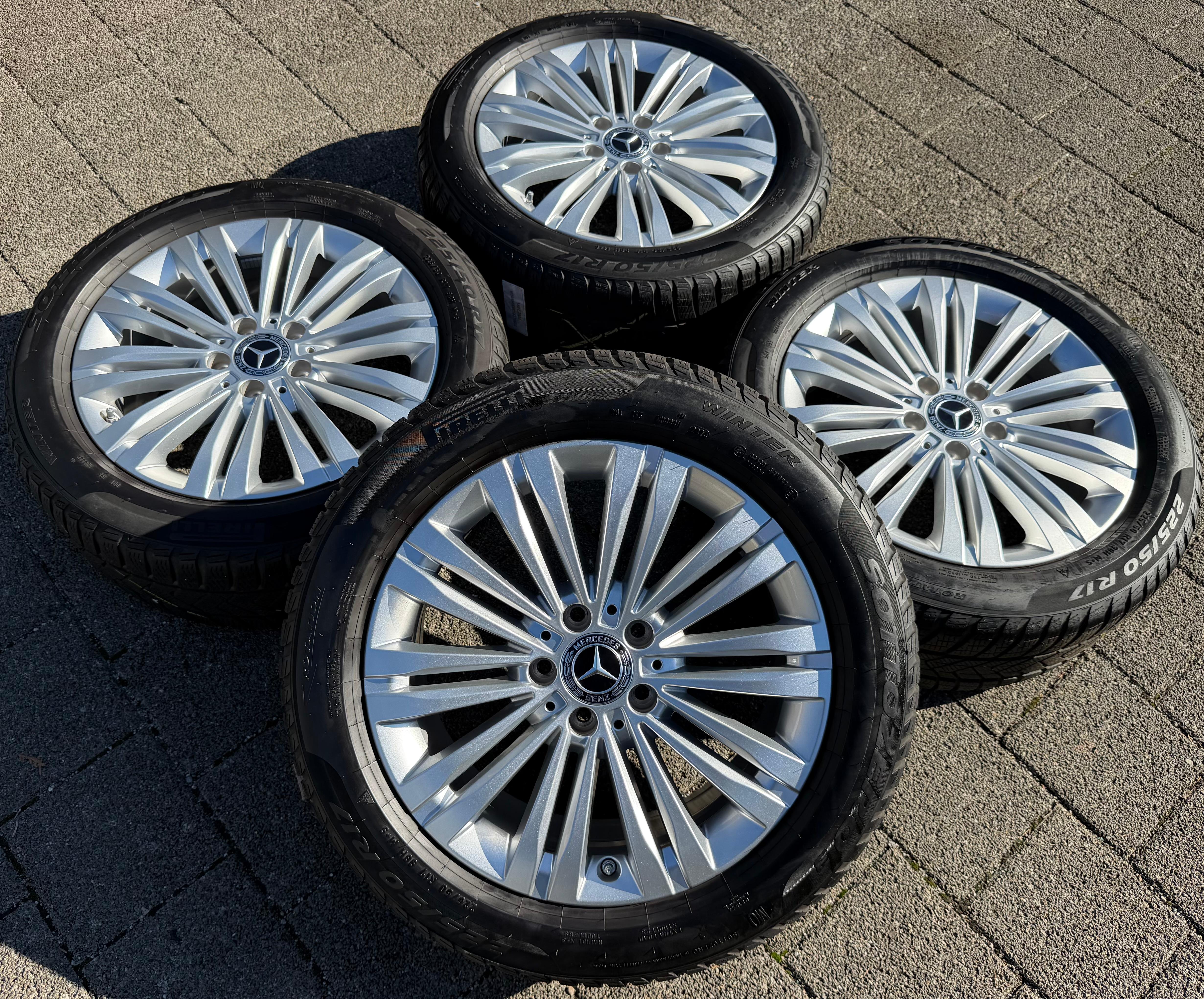 4 ruote complete in lega originali da 17" per Mercedes Classe C W206 A2064014400 2024 Pirelli
