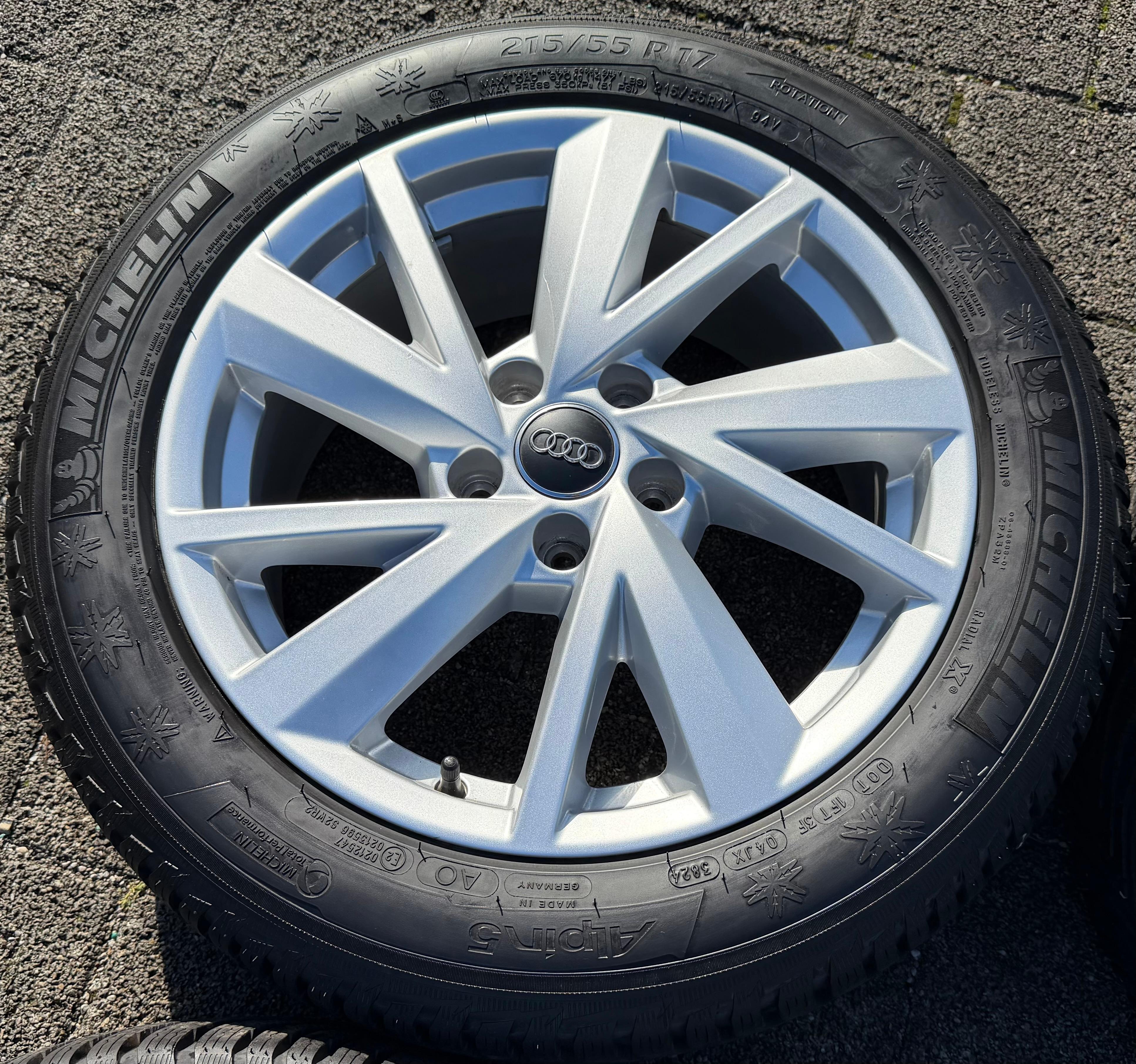 4 Original 17" Alu Winterräder Audi Q2 GA 215/55R17 94V Michelin 8MM 2024 81A601025C