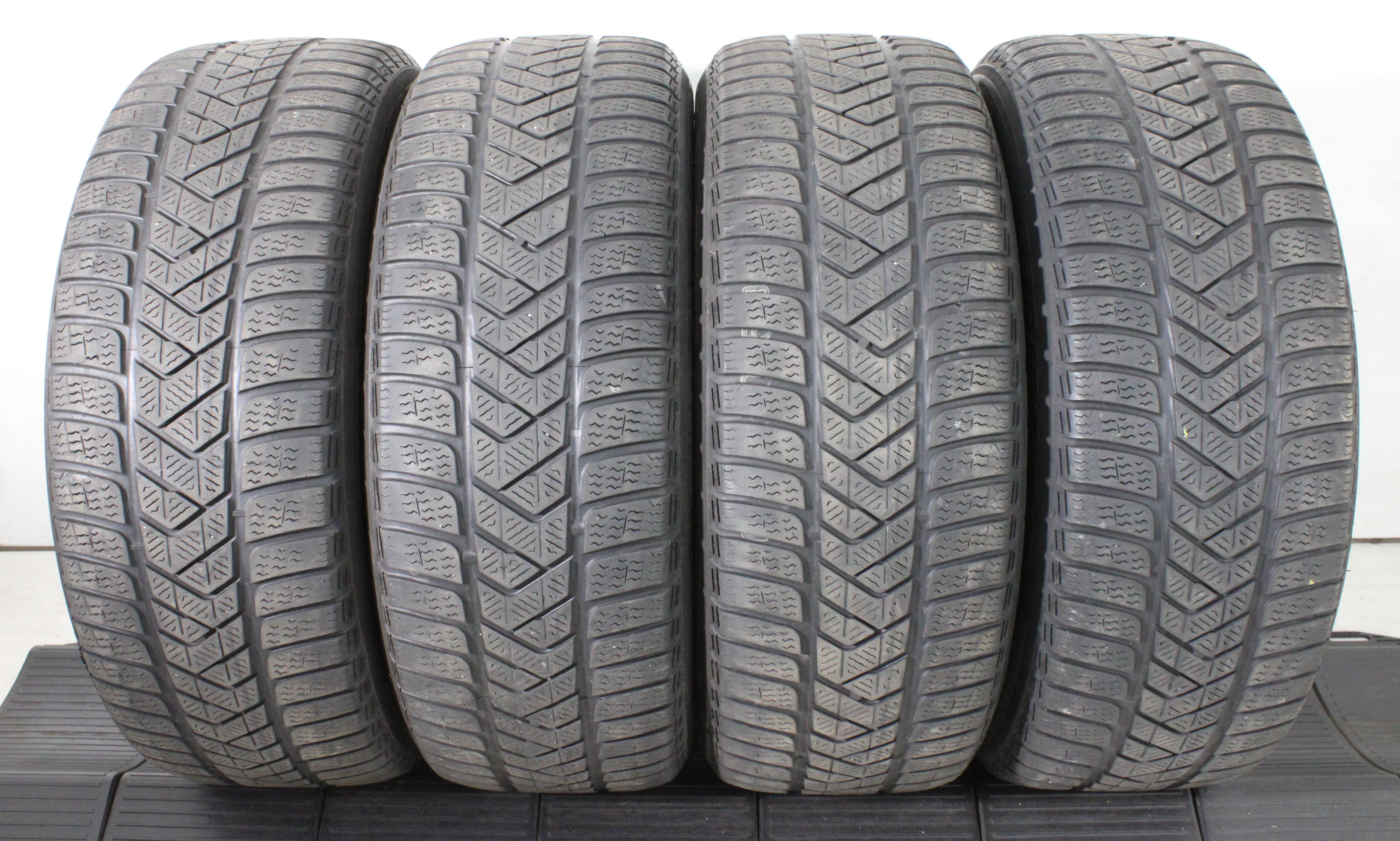 4 x 235/55R17 103V pneus hiver Pirelli Sottozero 3 4mm 2020