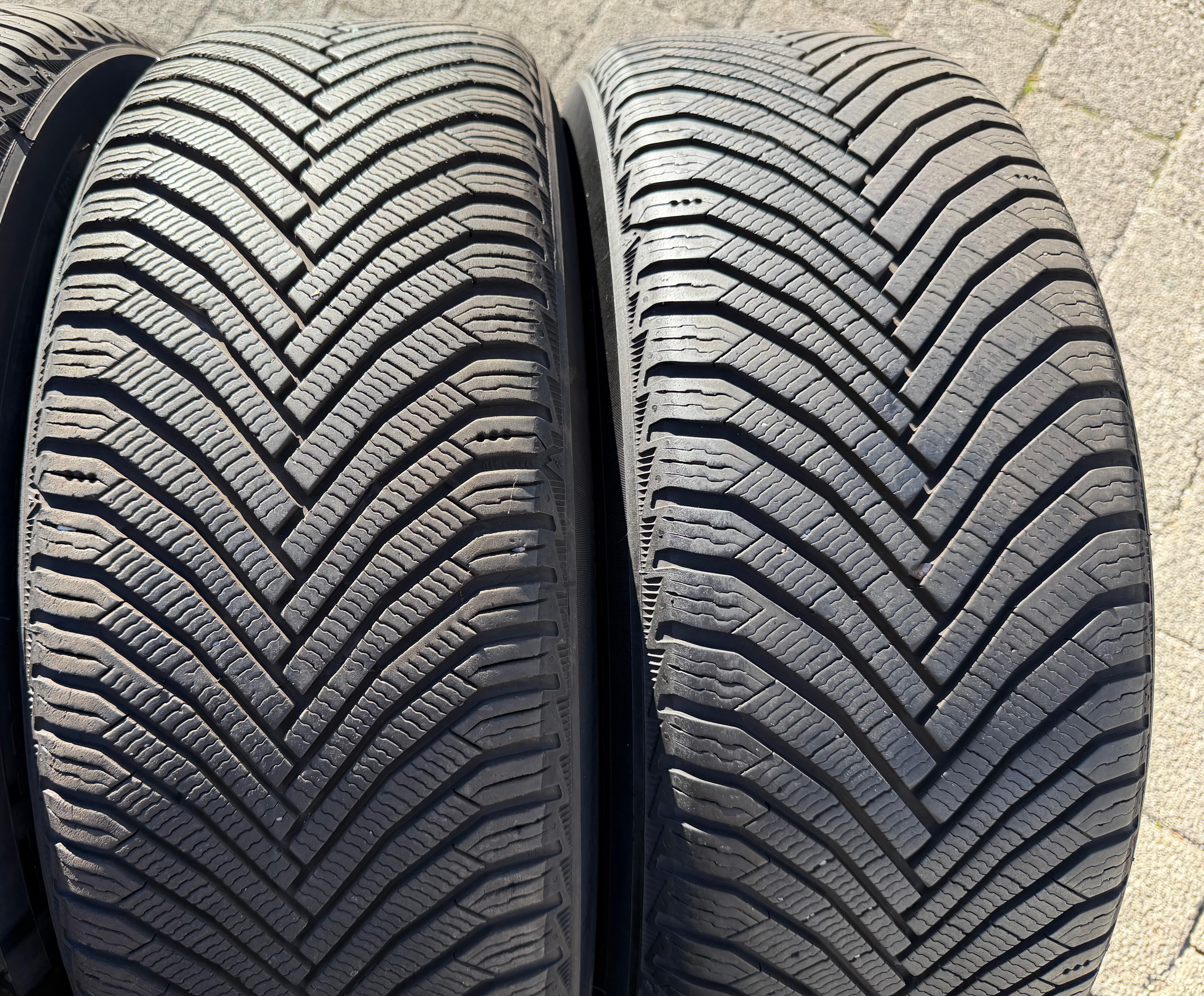 4 ruedas de invierno de aleación originales de 18" Volvo XC60 II 31423851 235/60R18 107H Michelin 2025