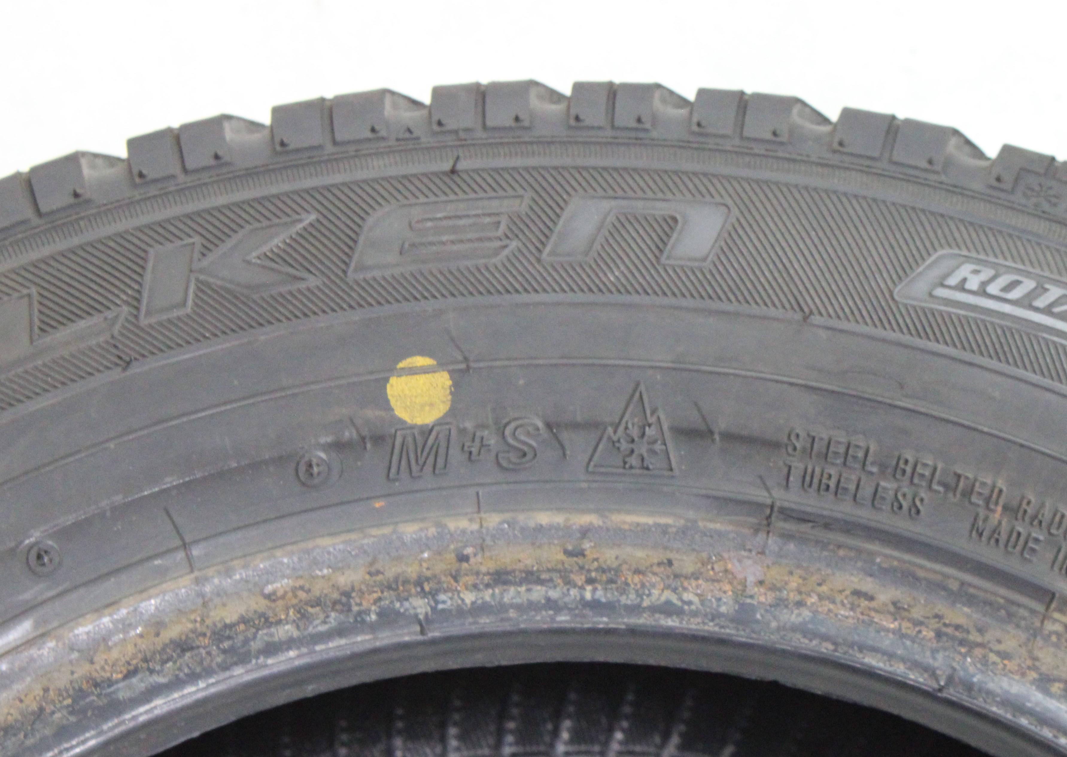 2 x 175/65R14 82T Winterreifen Falken Eurowinter HS01 1x5-5,5mm/1x6mm 2019/2021