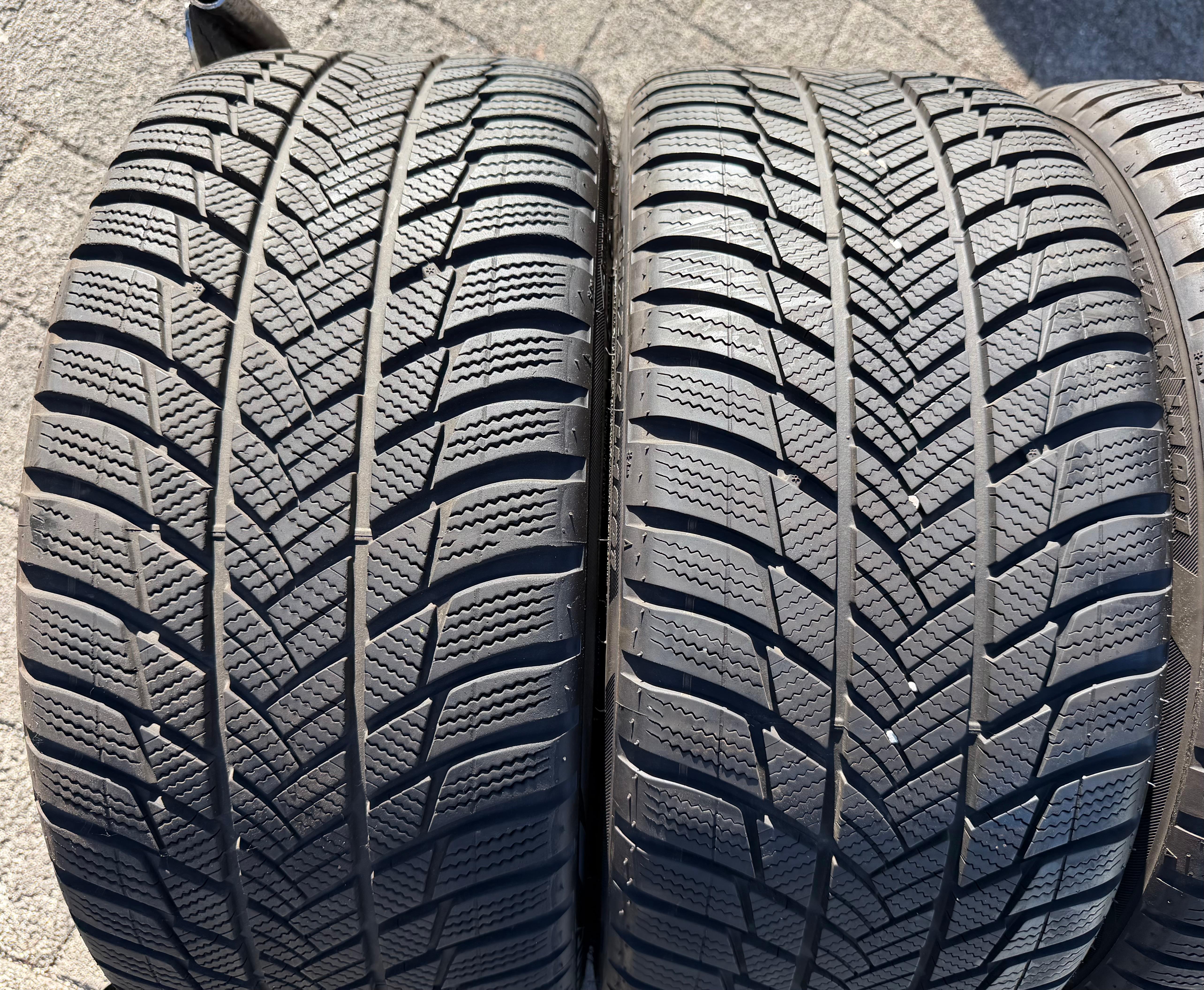 4 Original 18" Alu Winterräder Audi TT TTS 8S 8S0601025AN 245/40R18 93V 2021