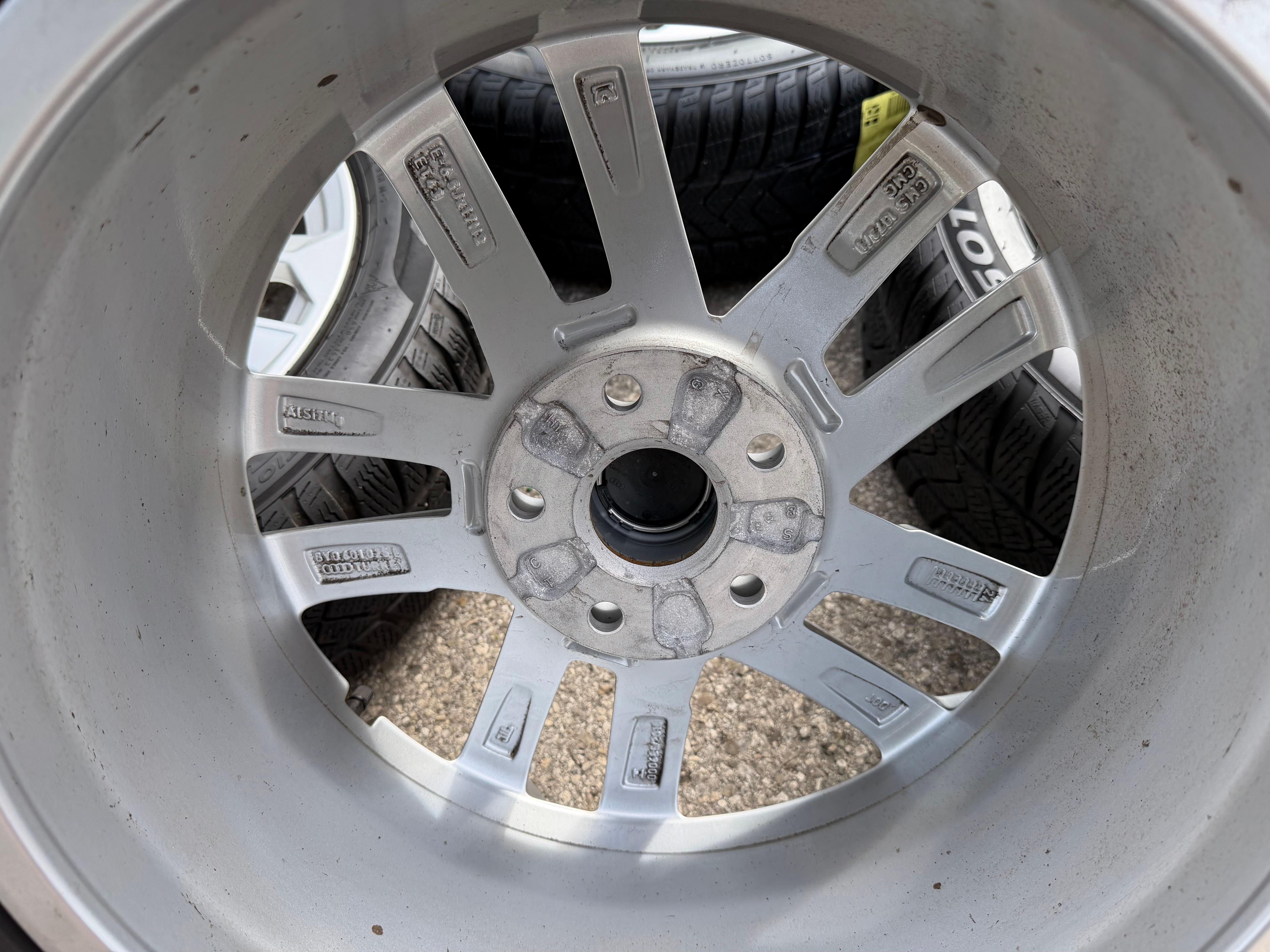 4 Original 17" Alu Winterräder Audi A3 S3 8Y 8Y0601025L 205/50R17 93H Pirelli 2024