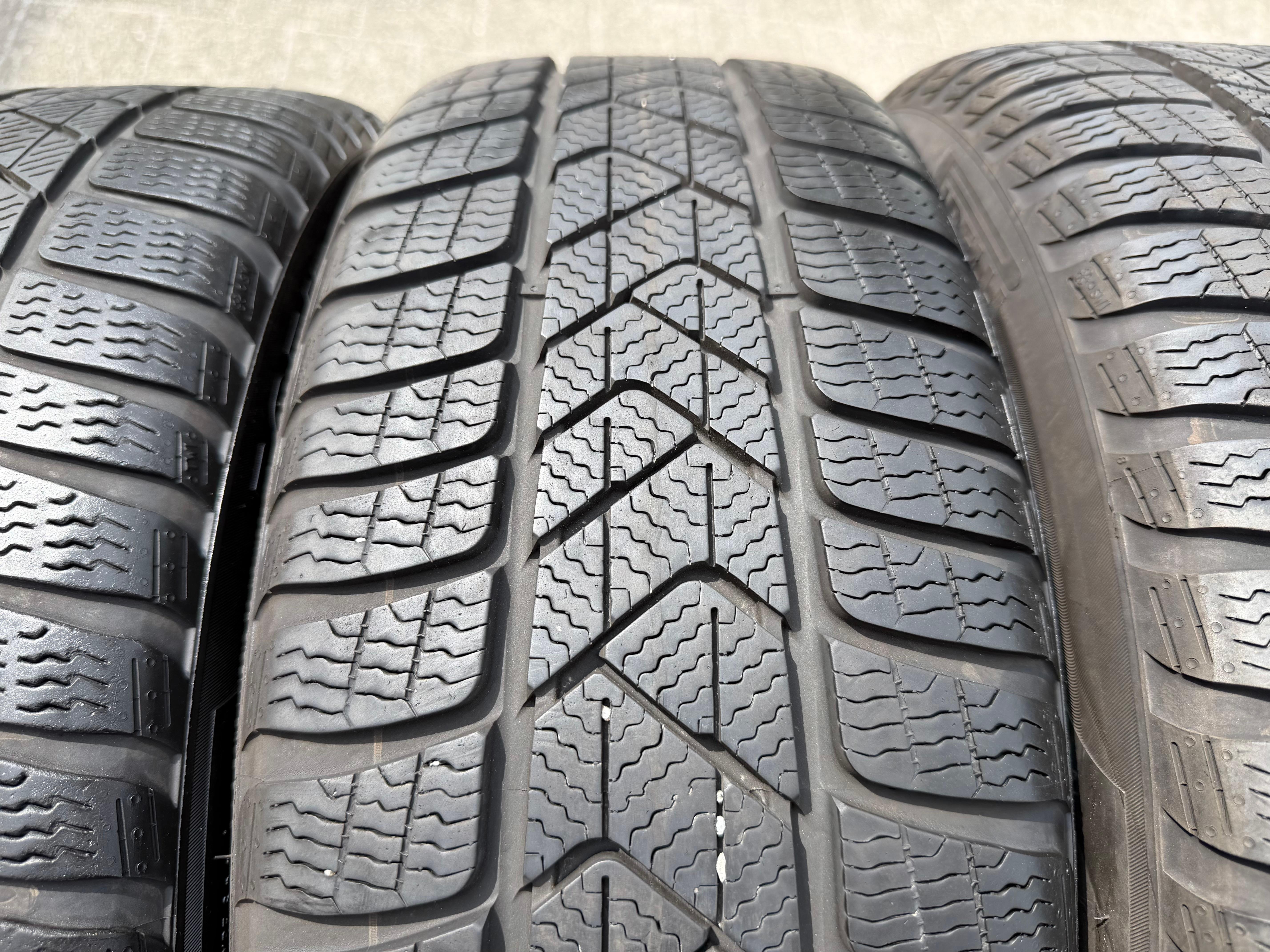 4 Original 17" Alu Winterräder Audi A3 S3 8V 8Y0601025L 205/50R17 93H Pirelli
