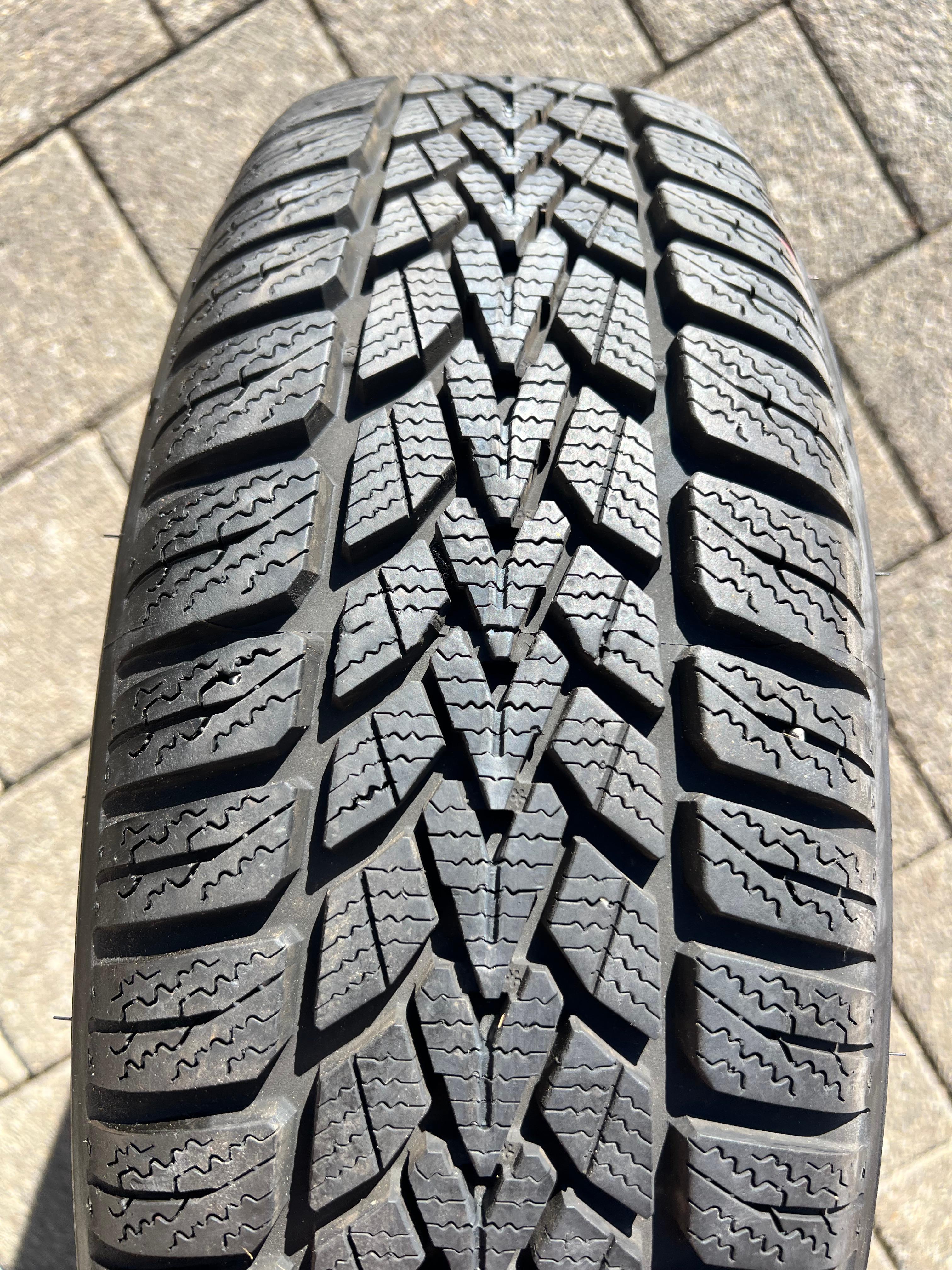 1 x 185/60R15 84T Winterreifen Dunlop Winterresponse 2 7,5-8mm 2022