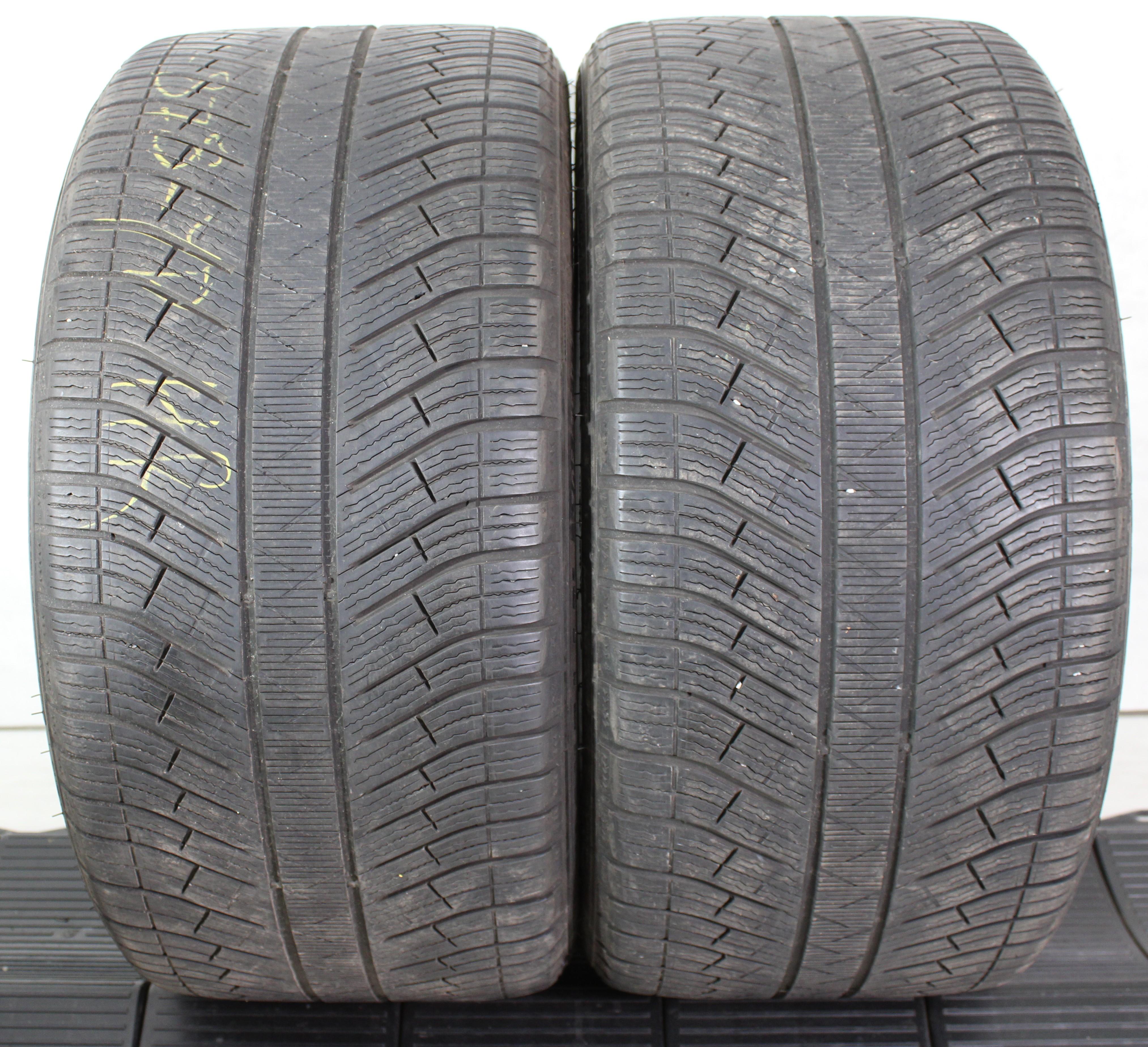 2 x 305/35R21 109V pneus hiver Michelin Pilot Alpin 5 SUV N0 au centre 4mm et sur les épaules 5,5mm. 2018 XL