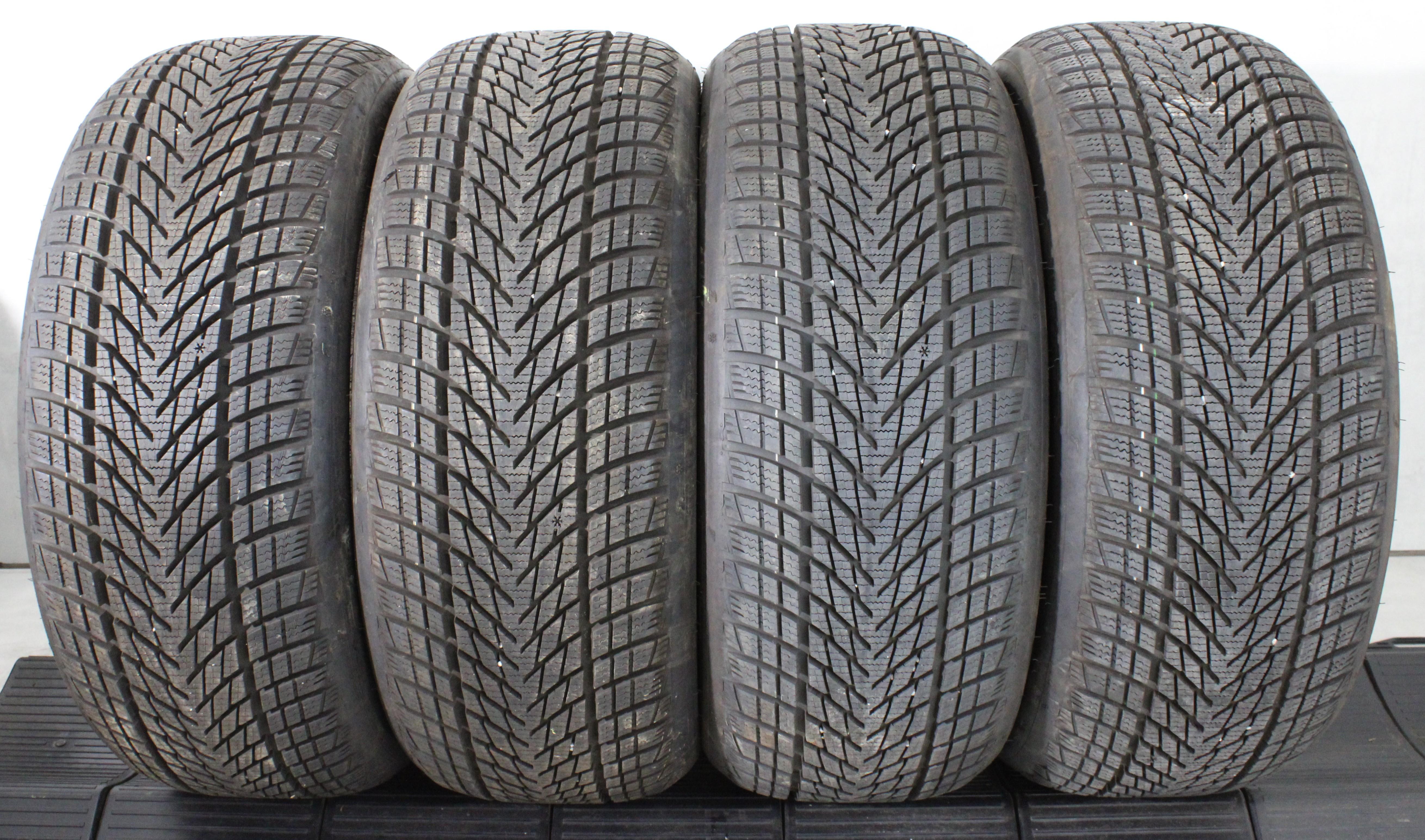 4 x 235/45R18 98H Winterreifen Goodyear Ultra Grip Performance 3 AO 7,5-8mm 2024