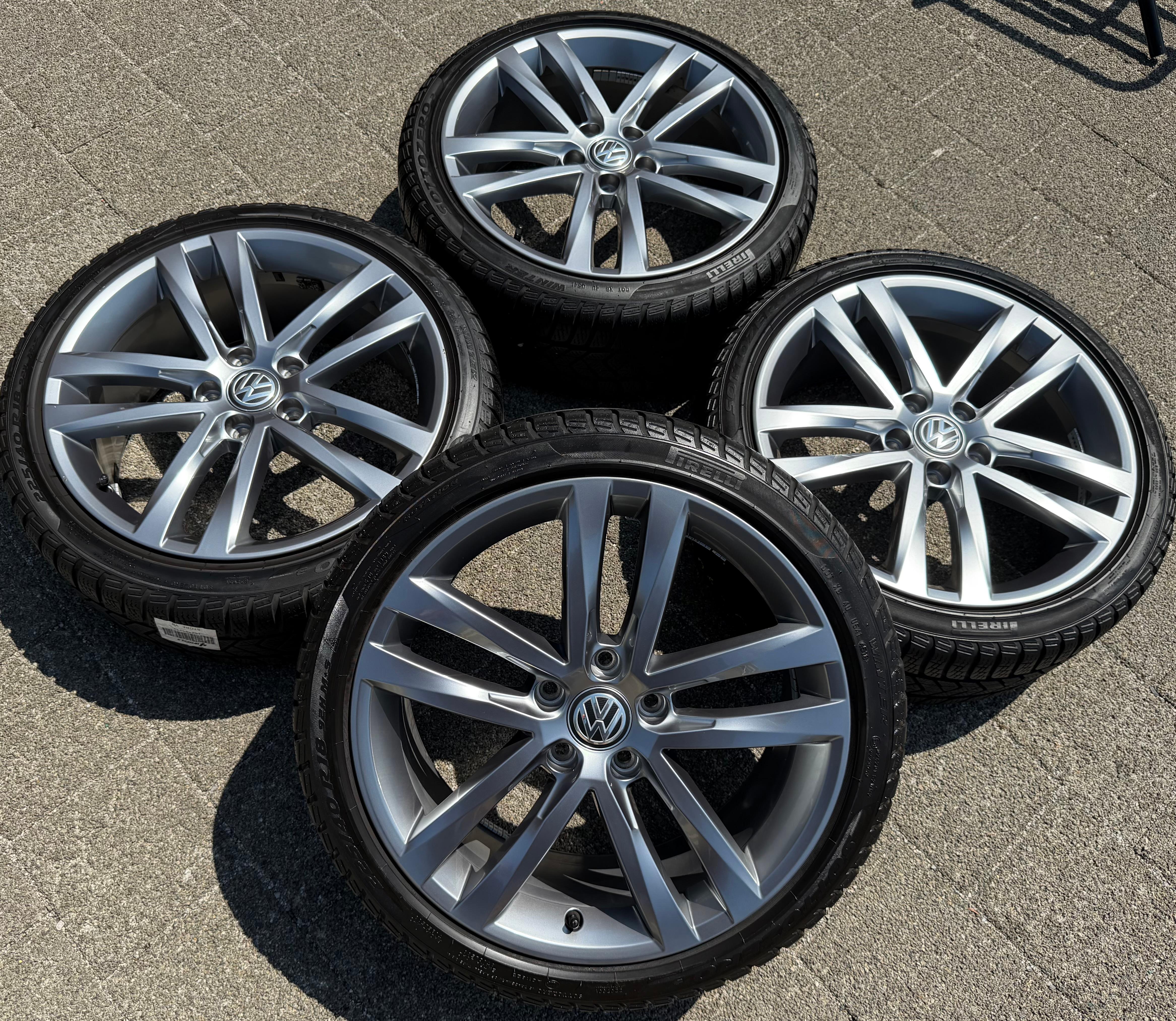 4 Original 18" Alu Winterräder VW Golf VII 7 AU 225/40R18 92V Salvador 5G0601025AF