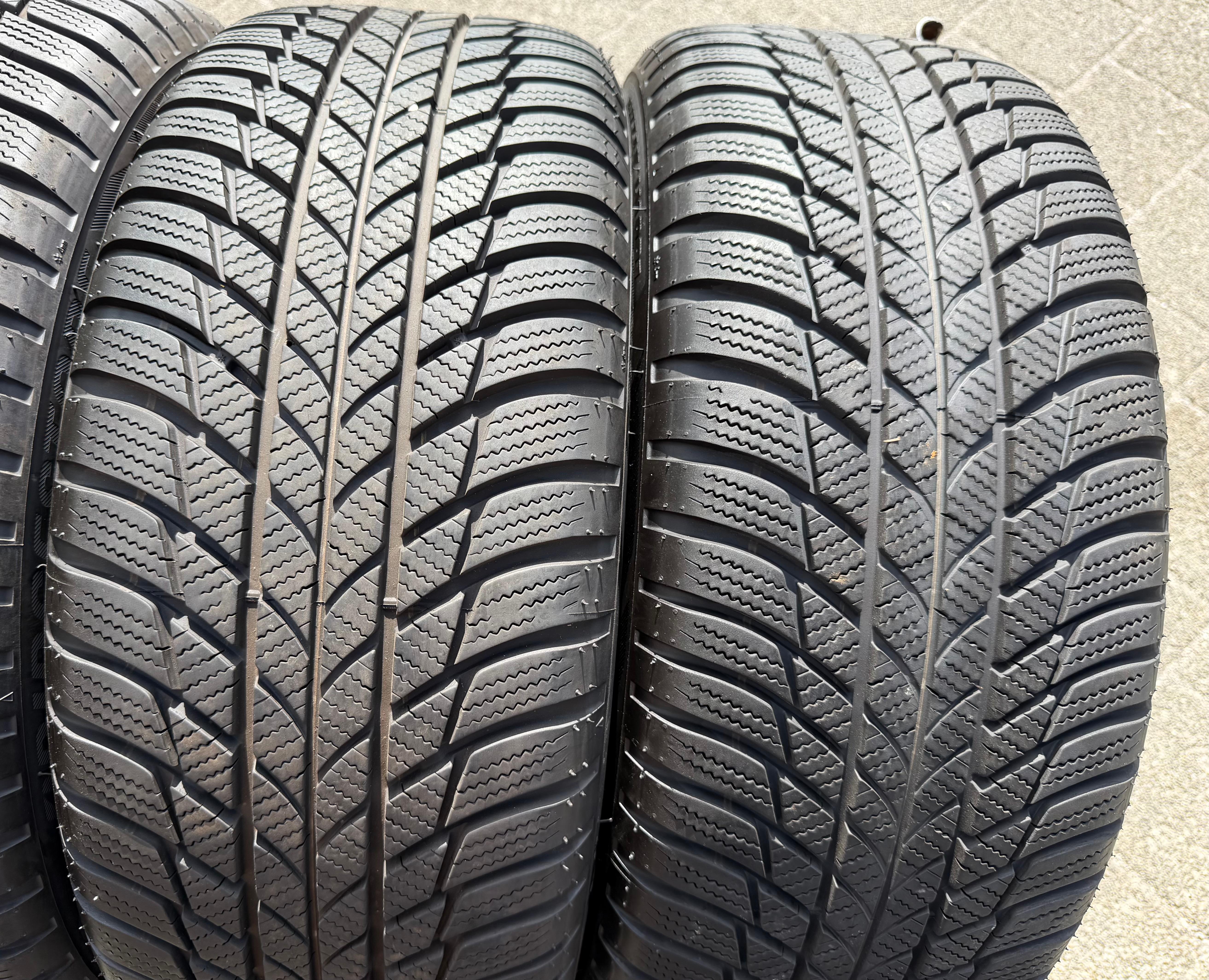 4 ruote in lega originali da 17" per inverno Audi A4 B9 8W 8W0601025P 225/50R17 98H Bridgestone