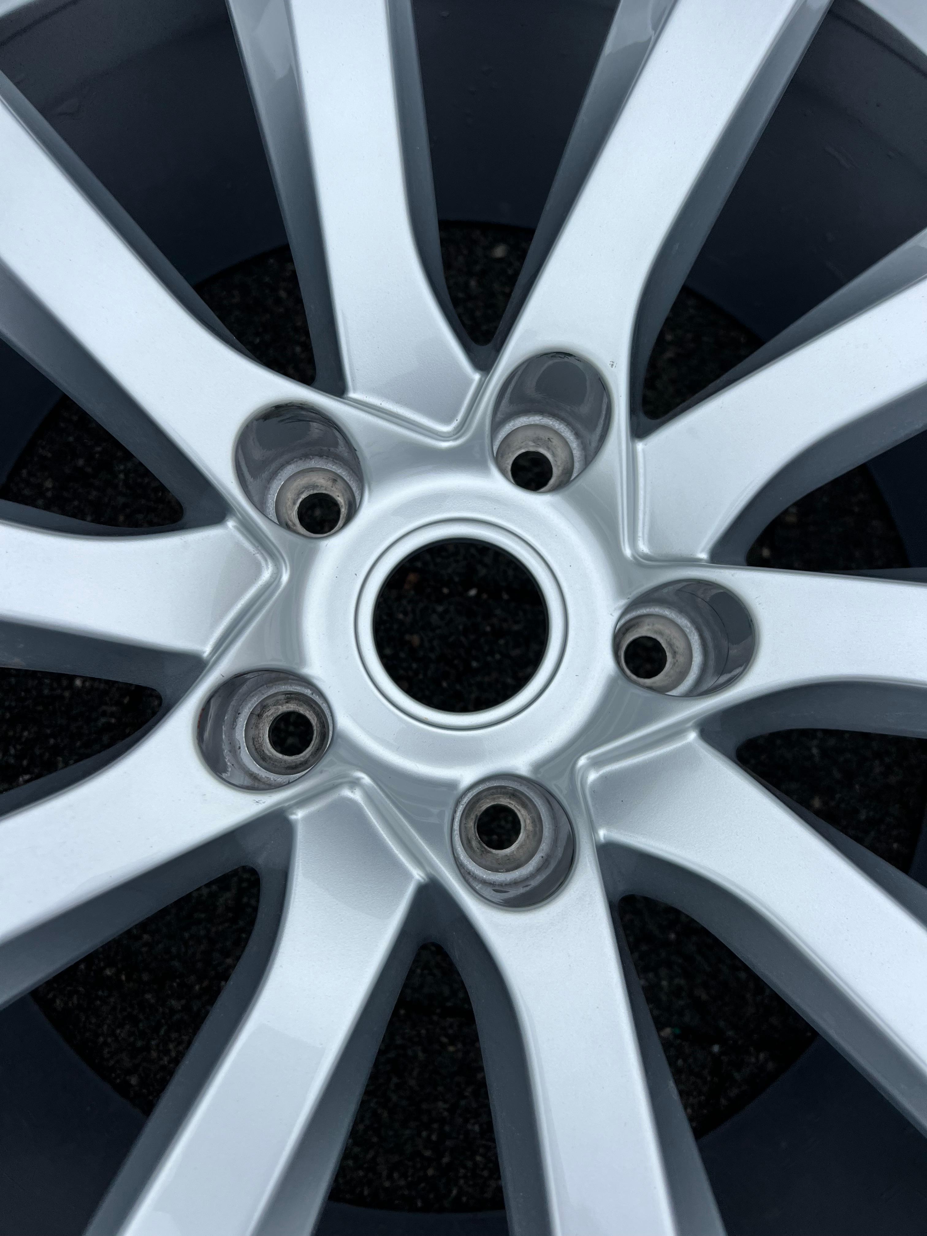4 RUOTE ORIGINALI IN ALLUMINIO DA 20" BENTLEY BENTAYGA 36A601025A 9x20 ET28 FREEHOUSE