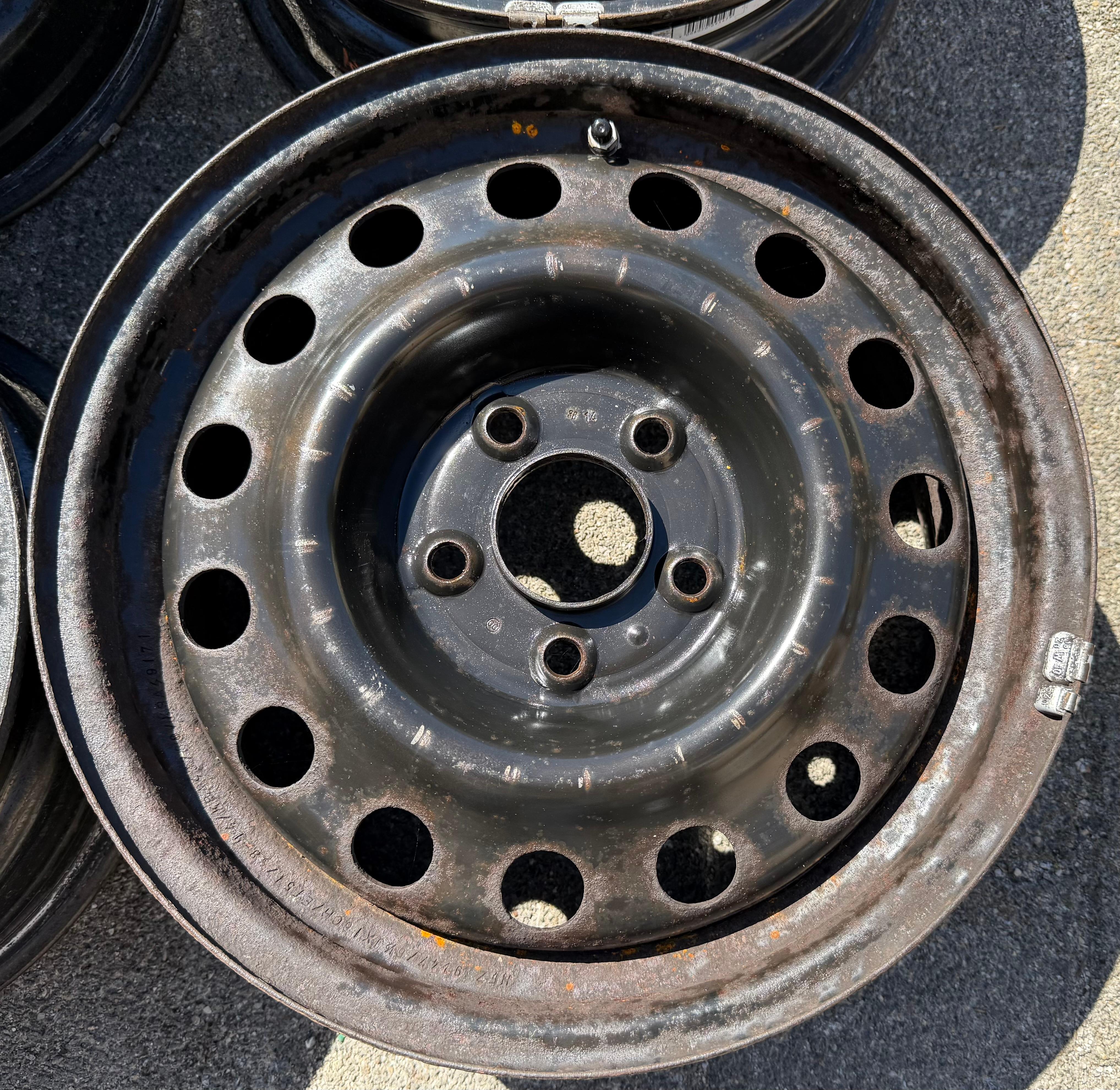 4 cerchi in acciaio da 16" per KIA CEED CD JD e HYUNDAI i30 GDE, 6,5x16 ET45, 5x114,3, con sistema di monitoraggio della pressione dei pneumatici (TPMS)
