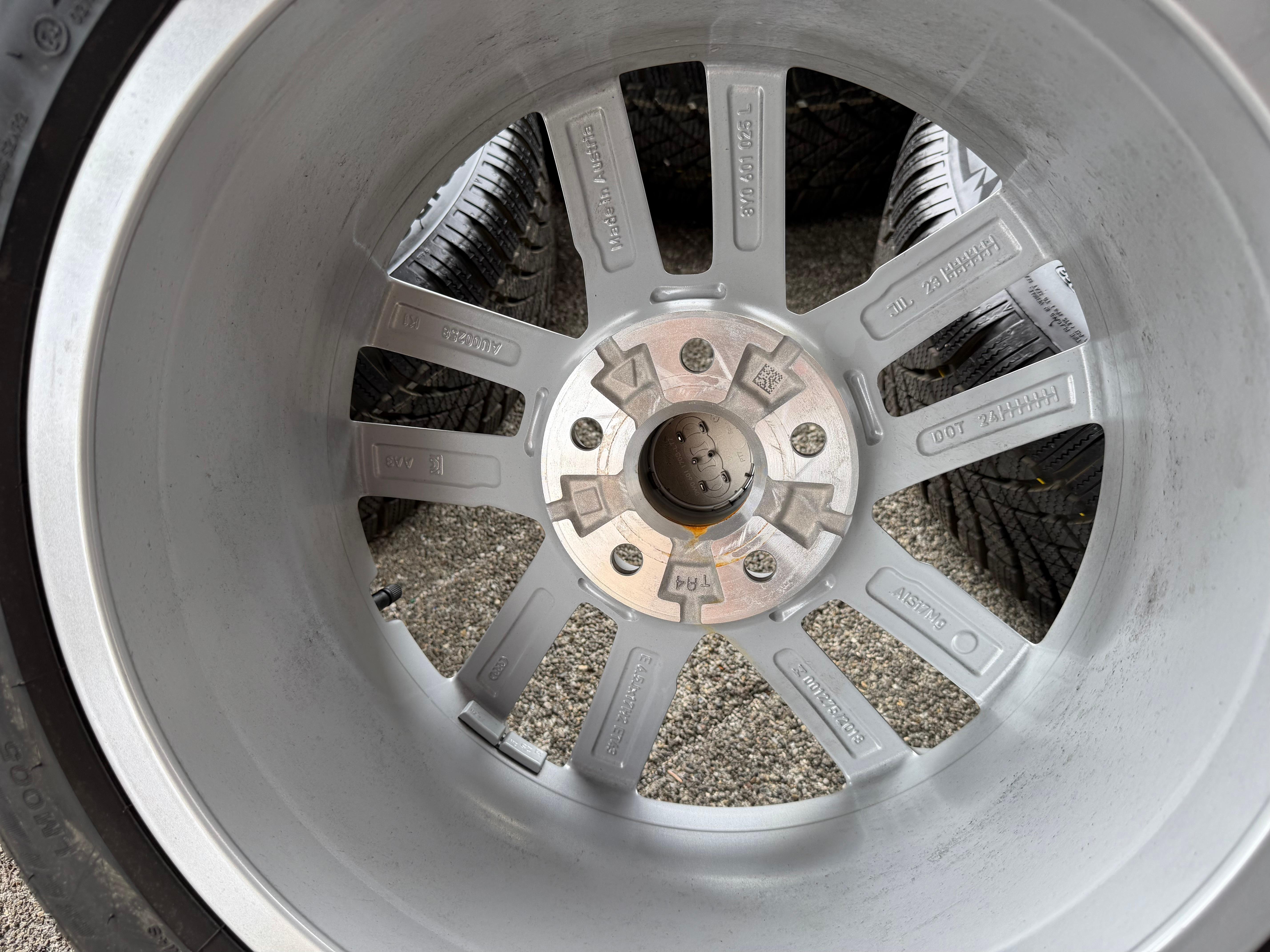 4 Original 17" Alu Winterräder Audi A3 S3 8Y 8Y0601025L 205/50R17 93H Bridgestone 2023