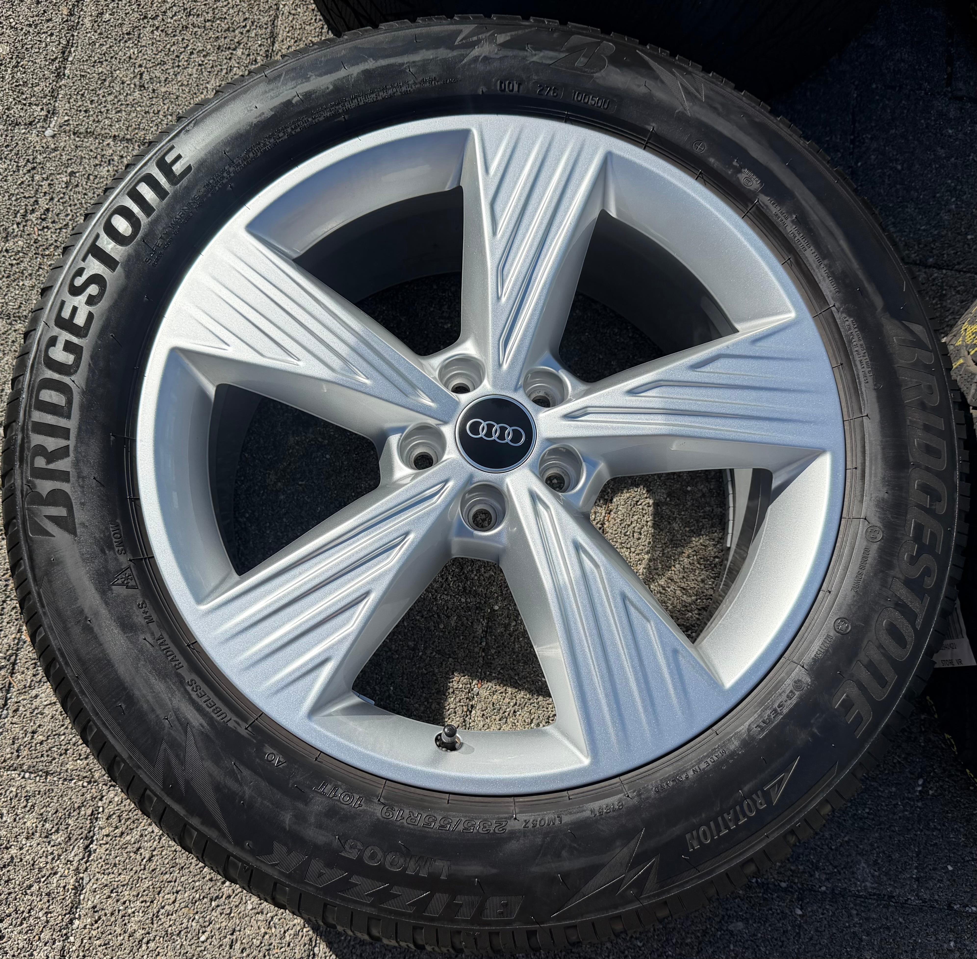 4 CERCHI IN LEGA ORIGINALI DA 19" PER AUDI Q4 E-TRON 89A601025B 8x19 ET45, SPEDIZIONE GRATUITA
