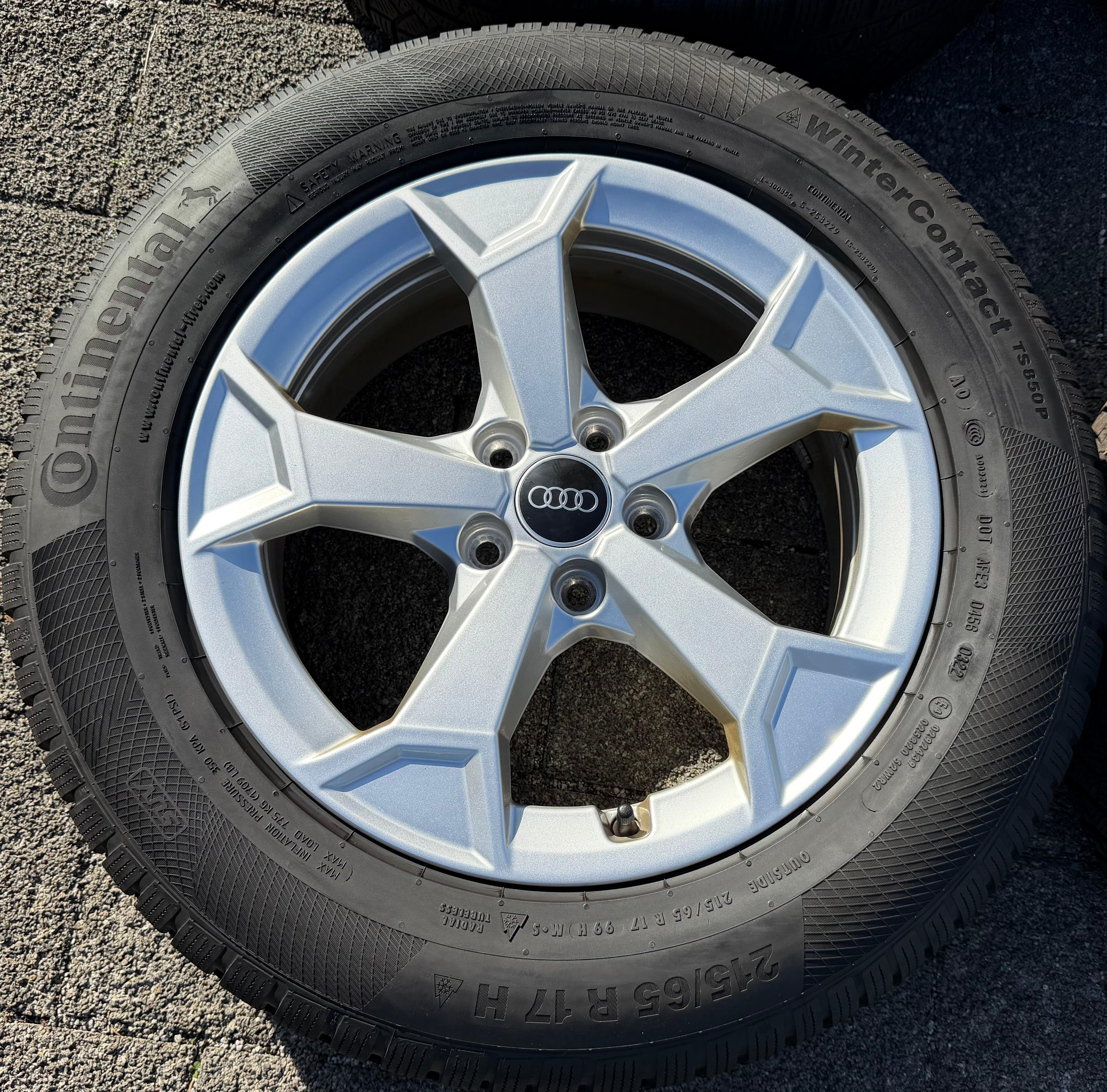 4 Original 17" Alu Winterräder AUDI Q3 F3 F3N 215/65R17 99H Continental 2022