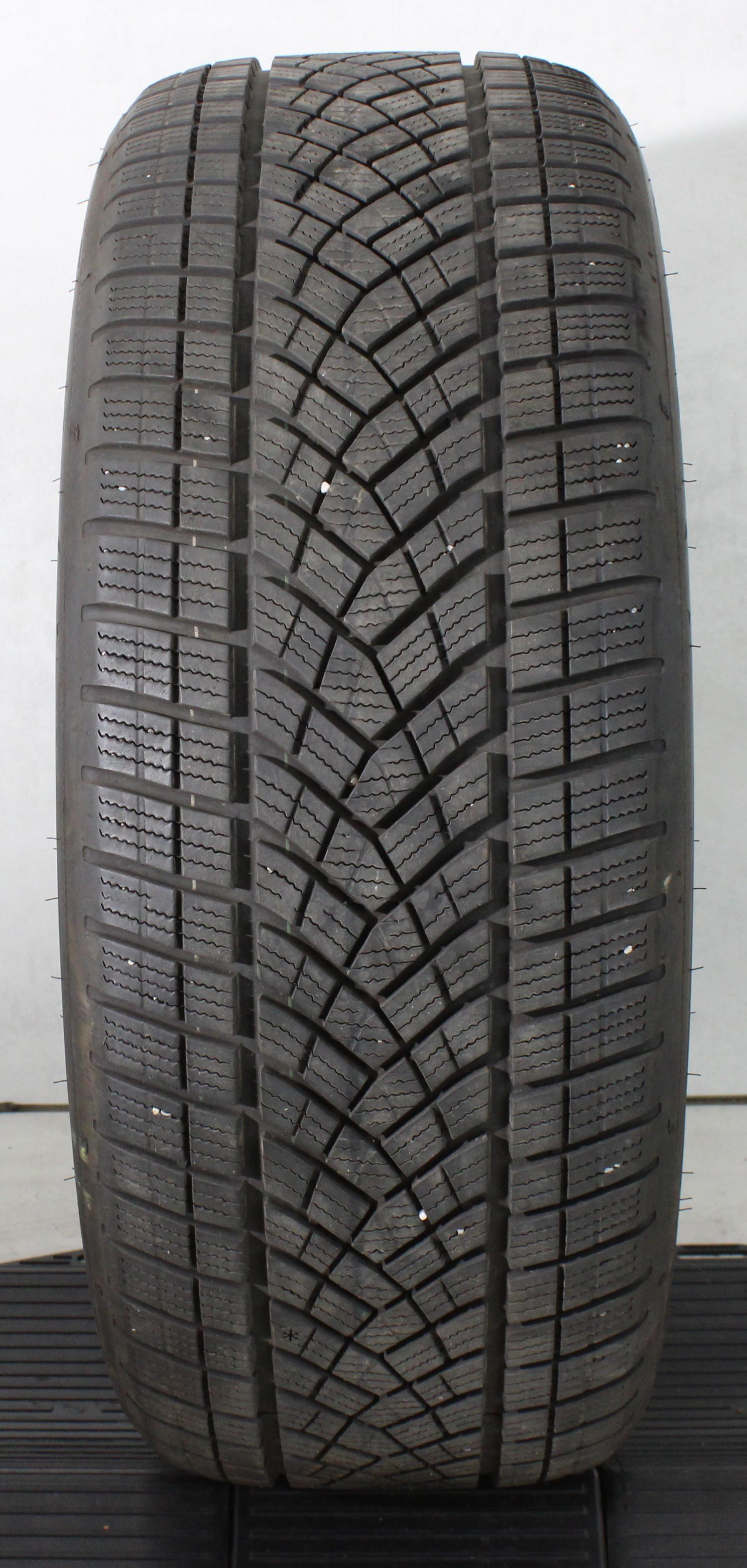 1 x 255/50R20 109H Winterreifen Goodyear Ultra Grip Performance + SUV AO 7mm 2024