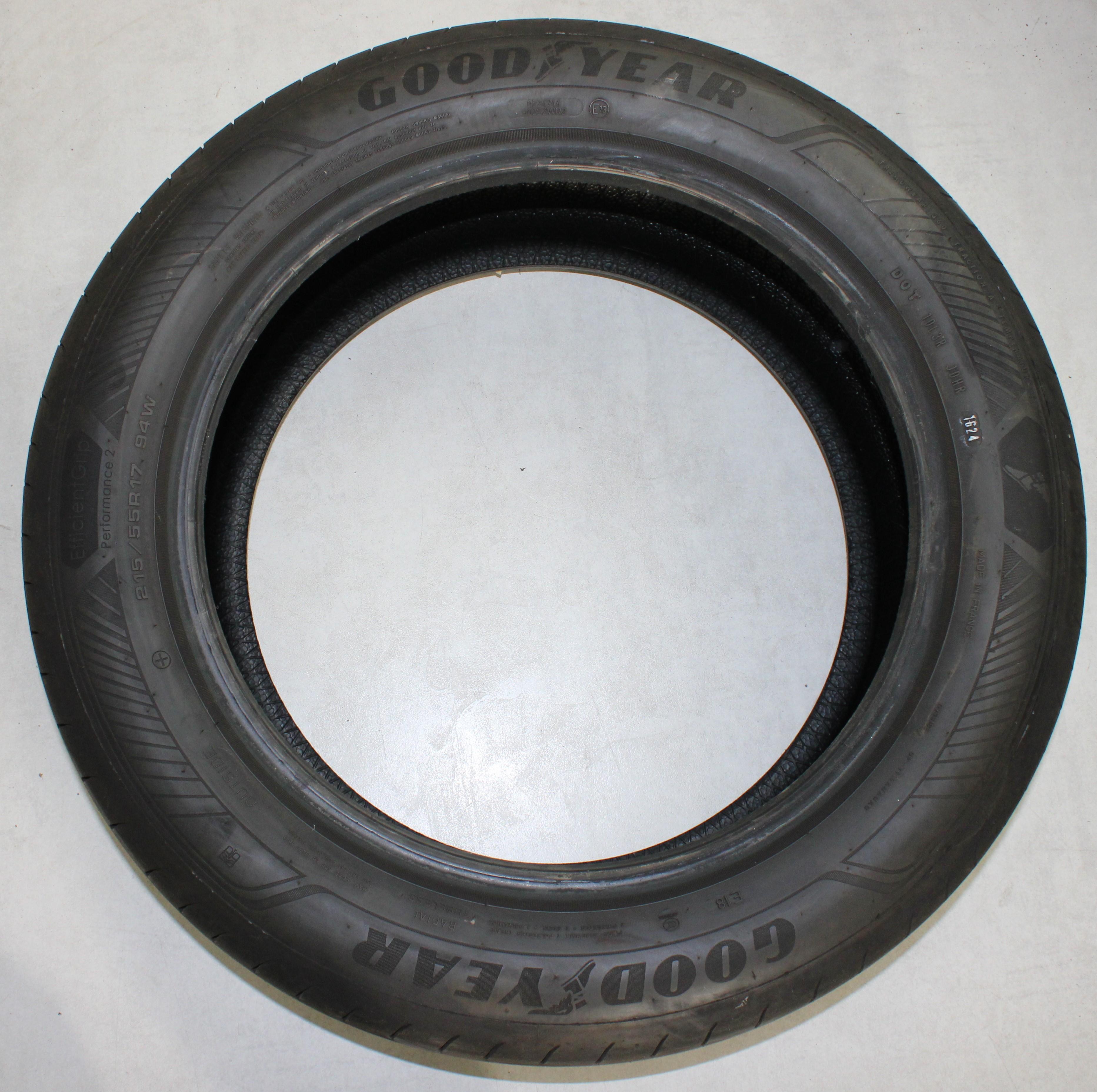 4 neumáticos de verano Goodyear Efficient Grip Performance 2, 215/55R17 94W, 6 mm, 2024, con sellado