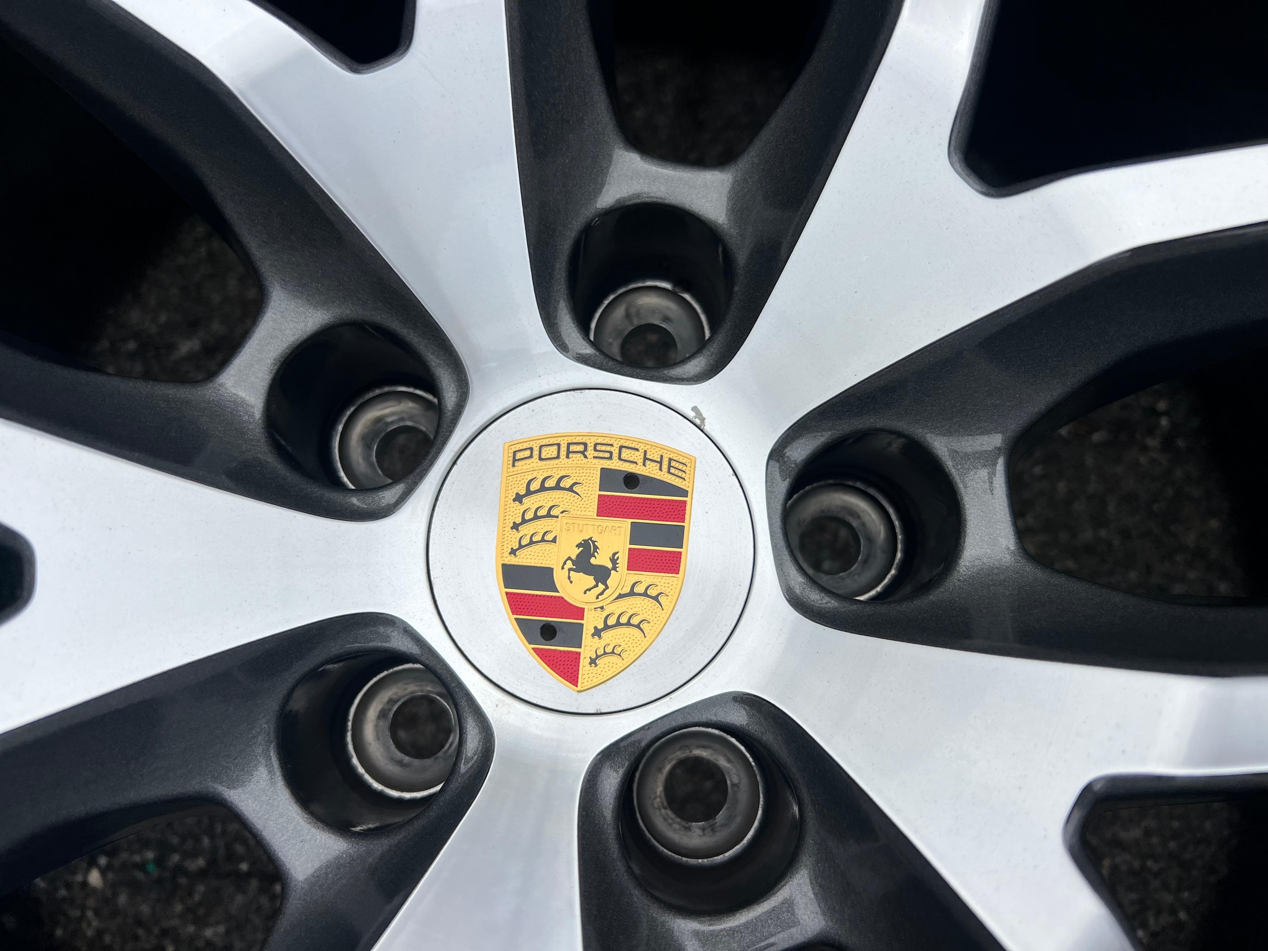 4 ORIGINELE 20" LICHTMETALEN WINTERWIELEN PORSCHE MACAN 265/45R20 104V 295/40R20 106V BANDENDRUKCONTROLESYSTEEM